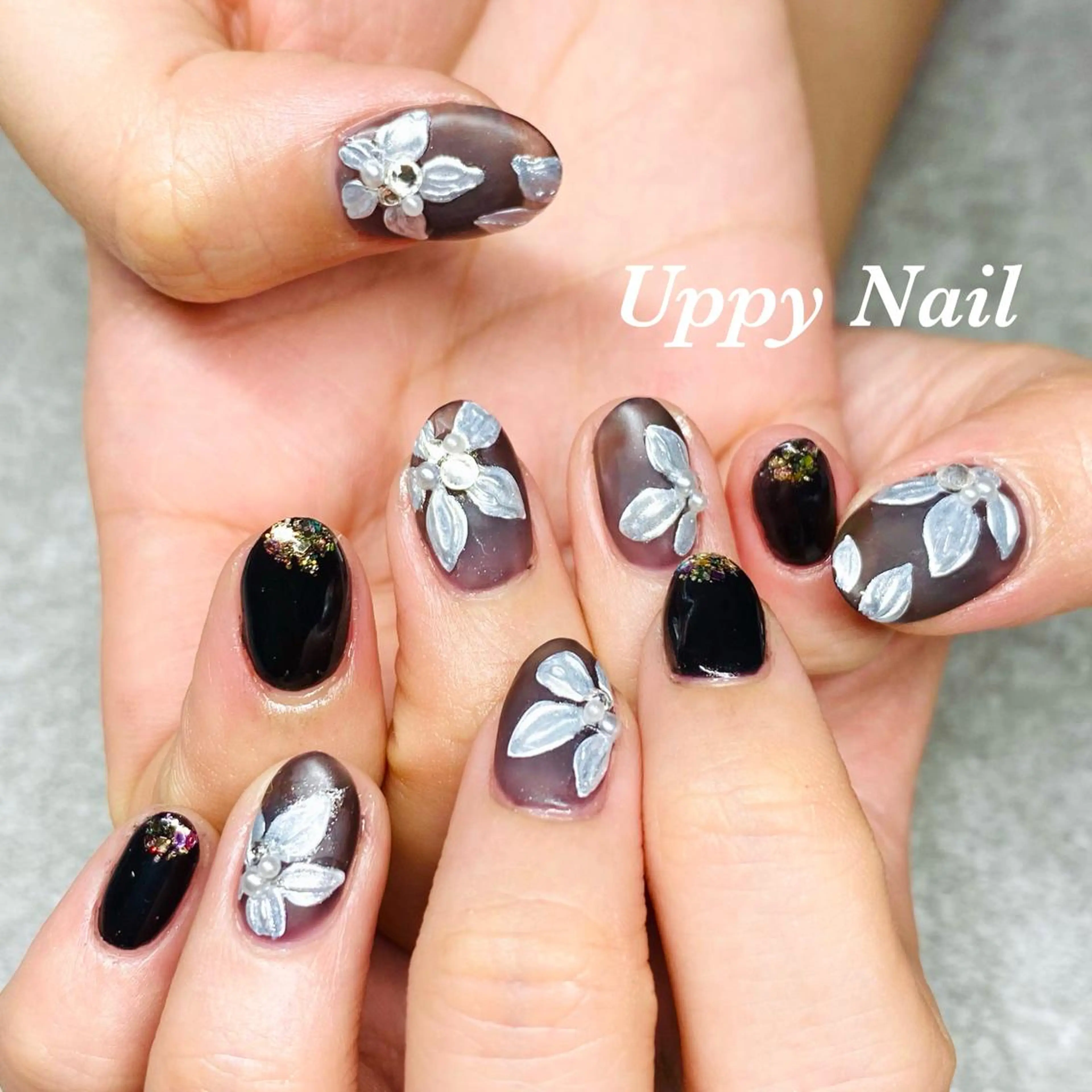 ネイル フラワーネイル ミラーネイル シルバー ハンドネイル Uppy Nail ukyoのネイルデザイン