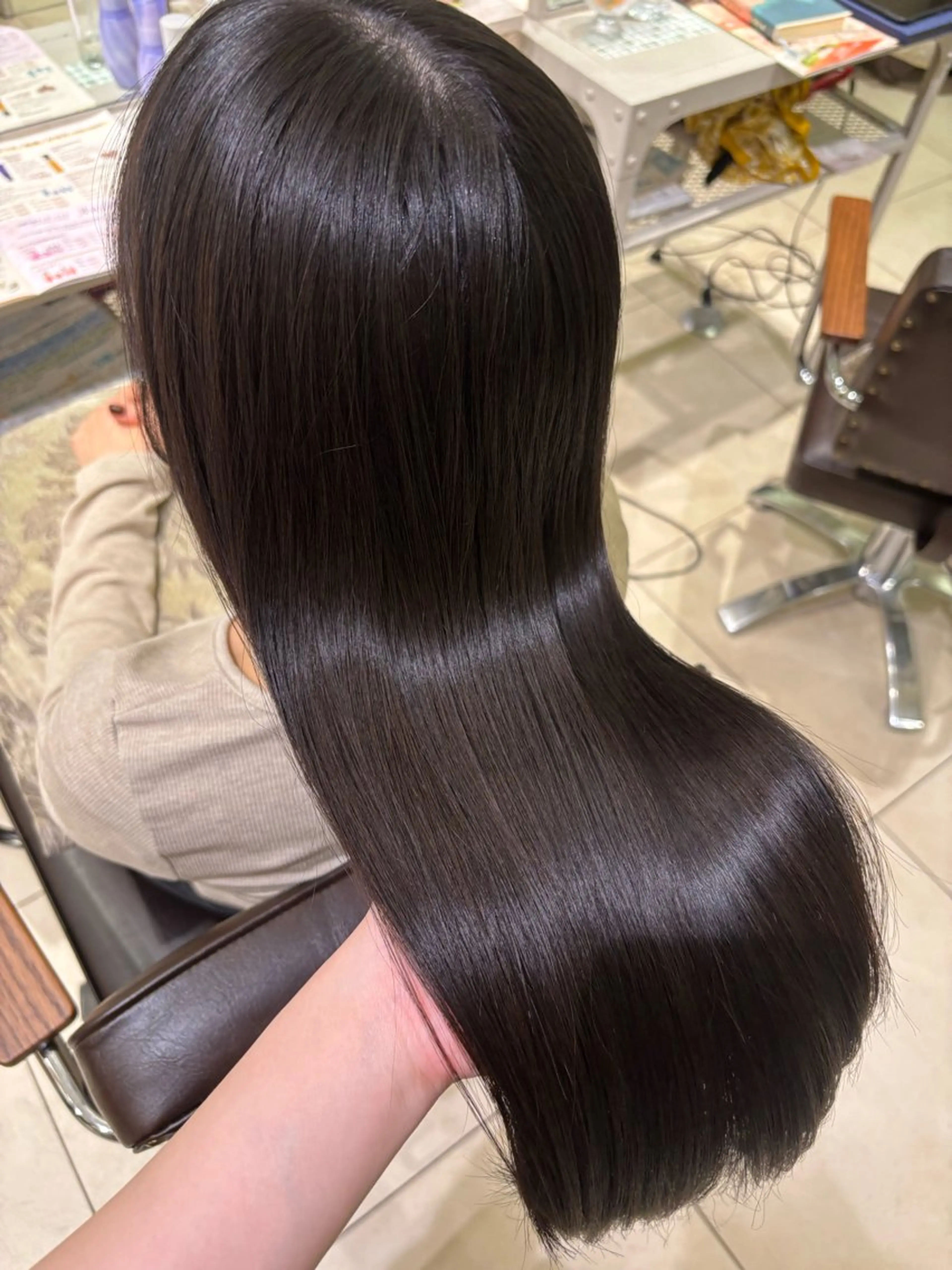 ロング カット ヘアカラー トリートメント 艶カラー🌟髪質改善 髙畑爽のマツエク・マツパデザイン