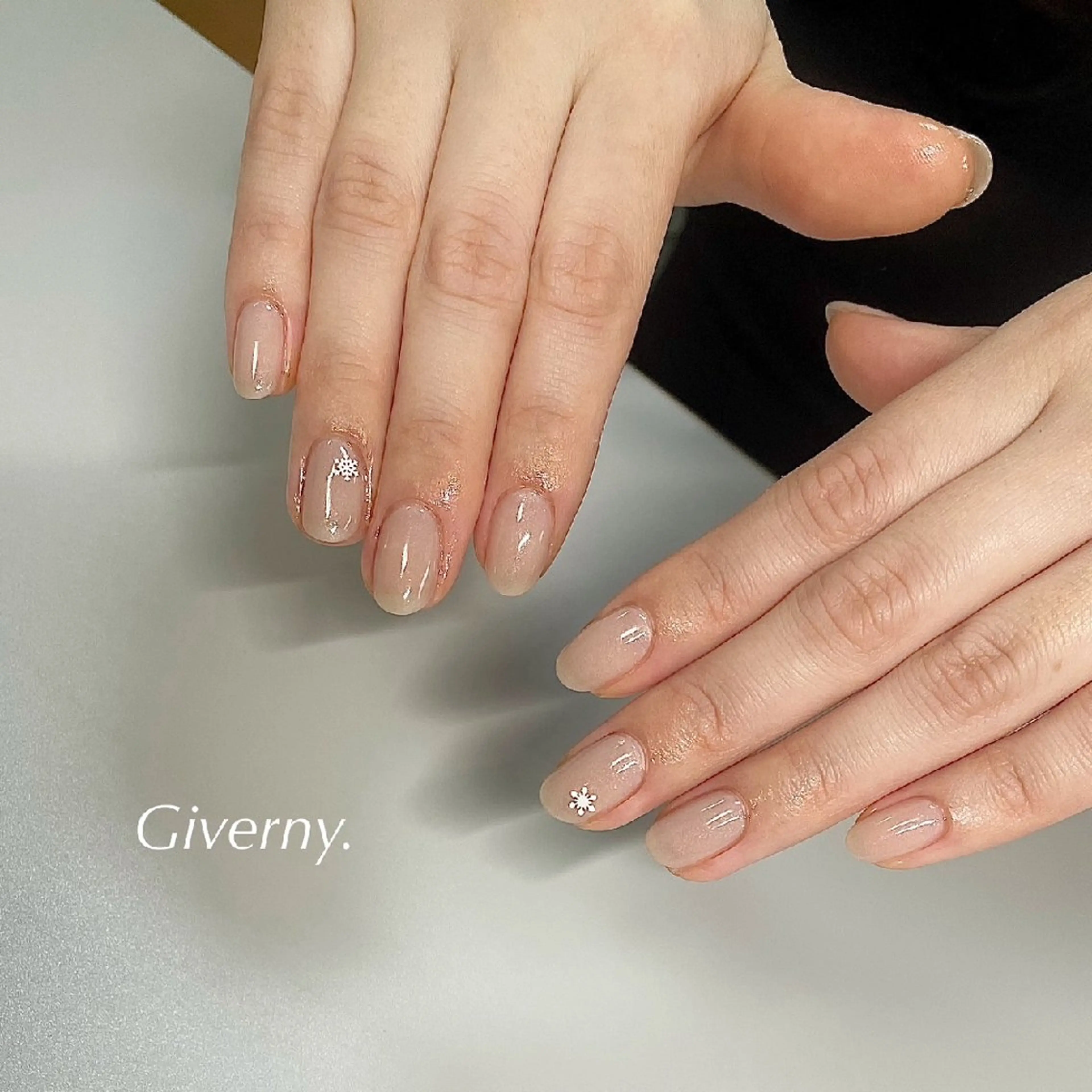 ネイル オフィスネイル シンプルネイル 冬ネイル ハンドネイル Giverny .のネイルデザイン