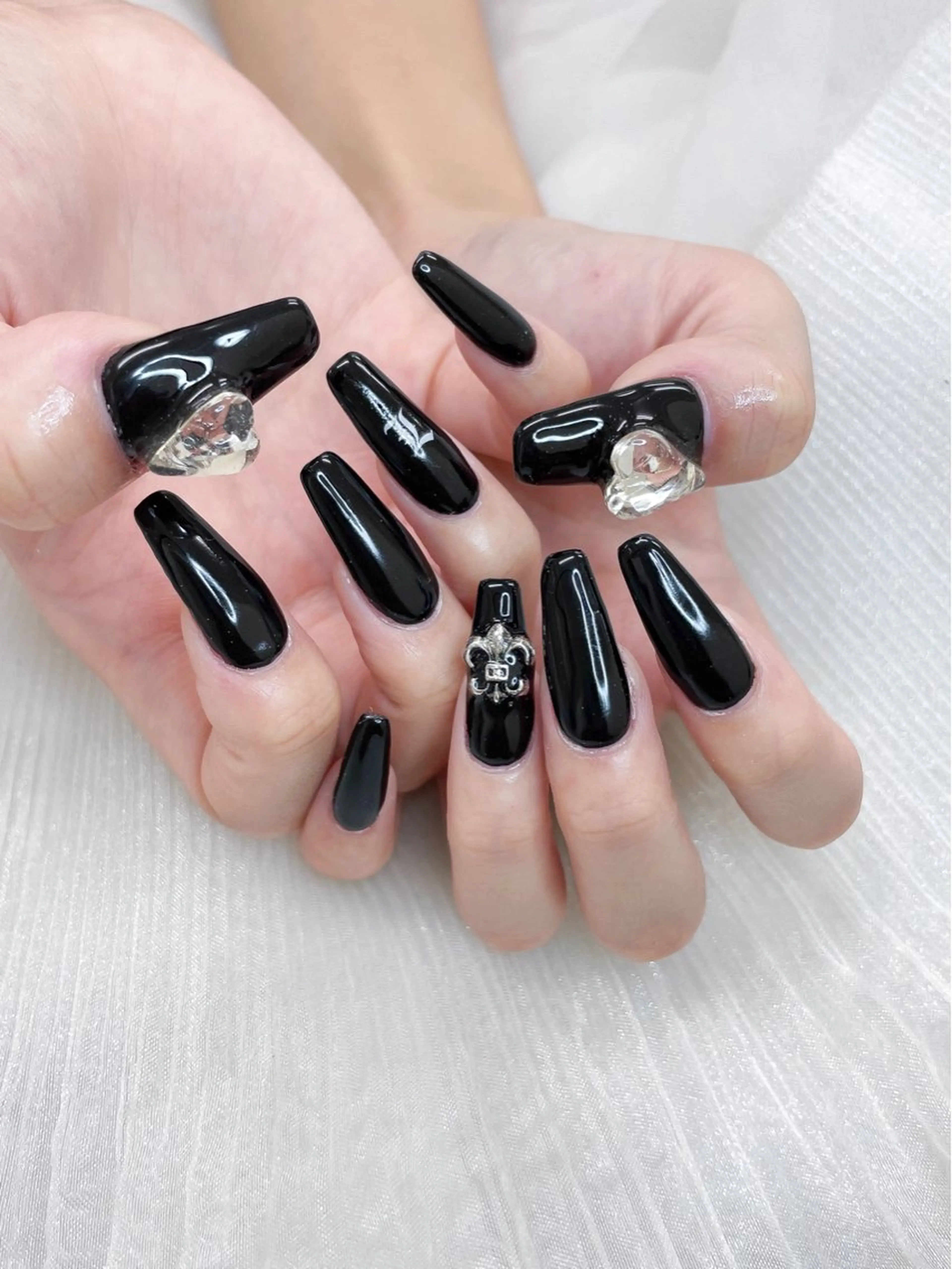 ネイル ハート ストーンネイル ハンドネイル 五十嵐 美智のネイルデザイン