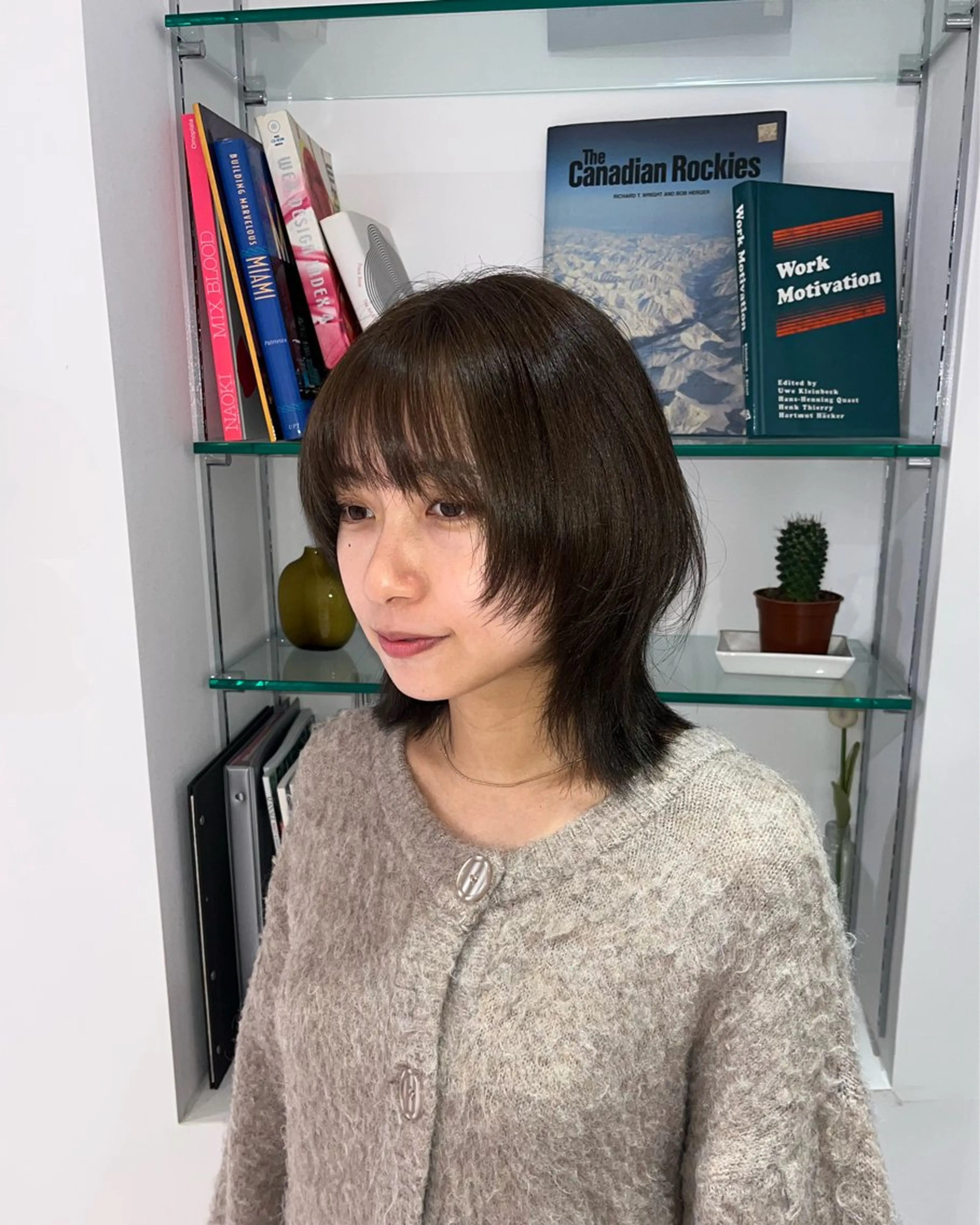 ミディアム カラー 野中里紗/ ベージュカラーのヘアスタイル