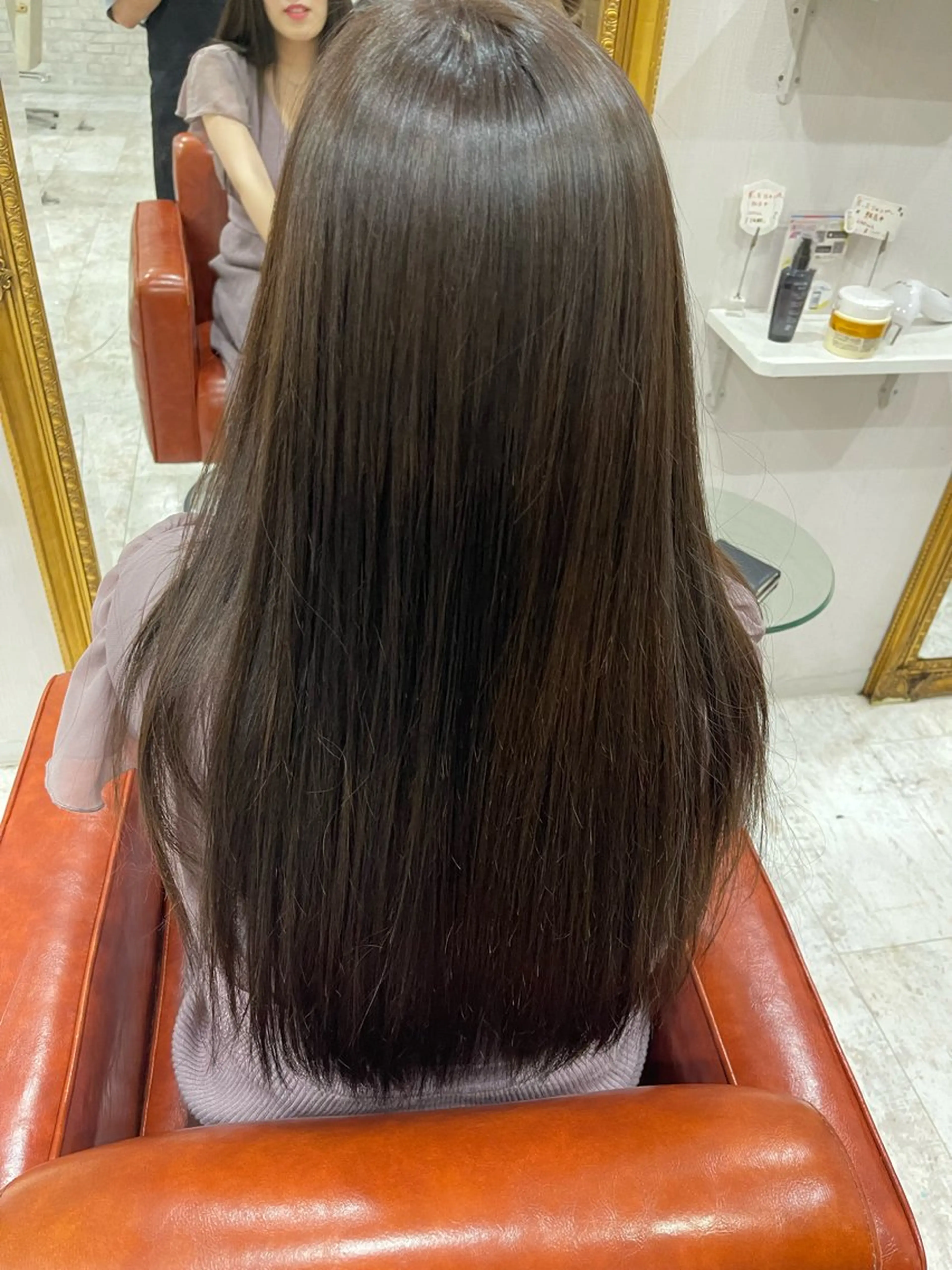 ロング カラー ベージュカラー ブリーチ ヘアカラー 川瀬 夢来のヘアスタイル