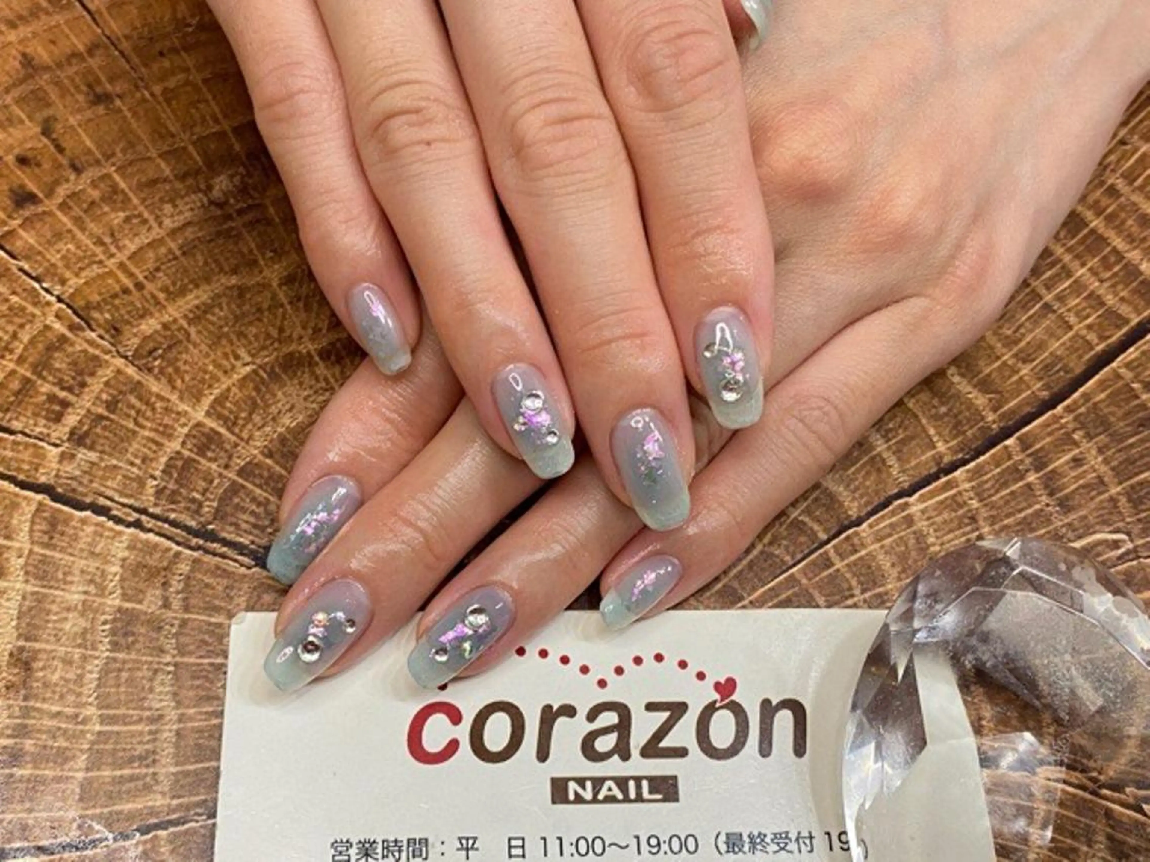 ネイル アートネイル ブルー チークネイル グラデーション ストーンネイル corazon所属・ネイリスト aicoのネイルデザイン