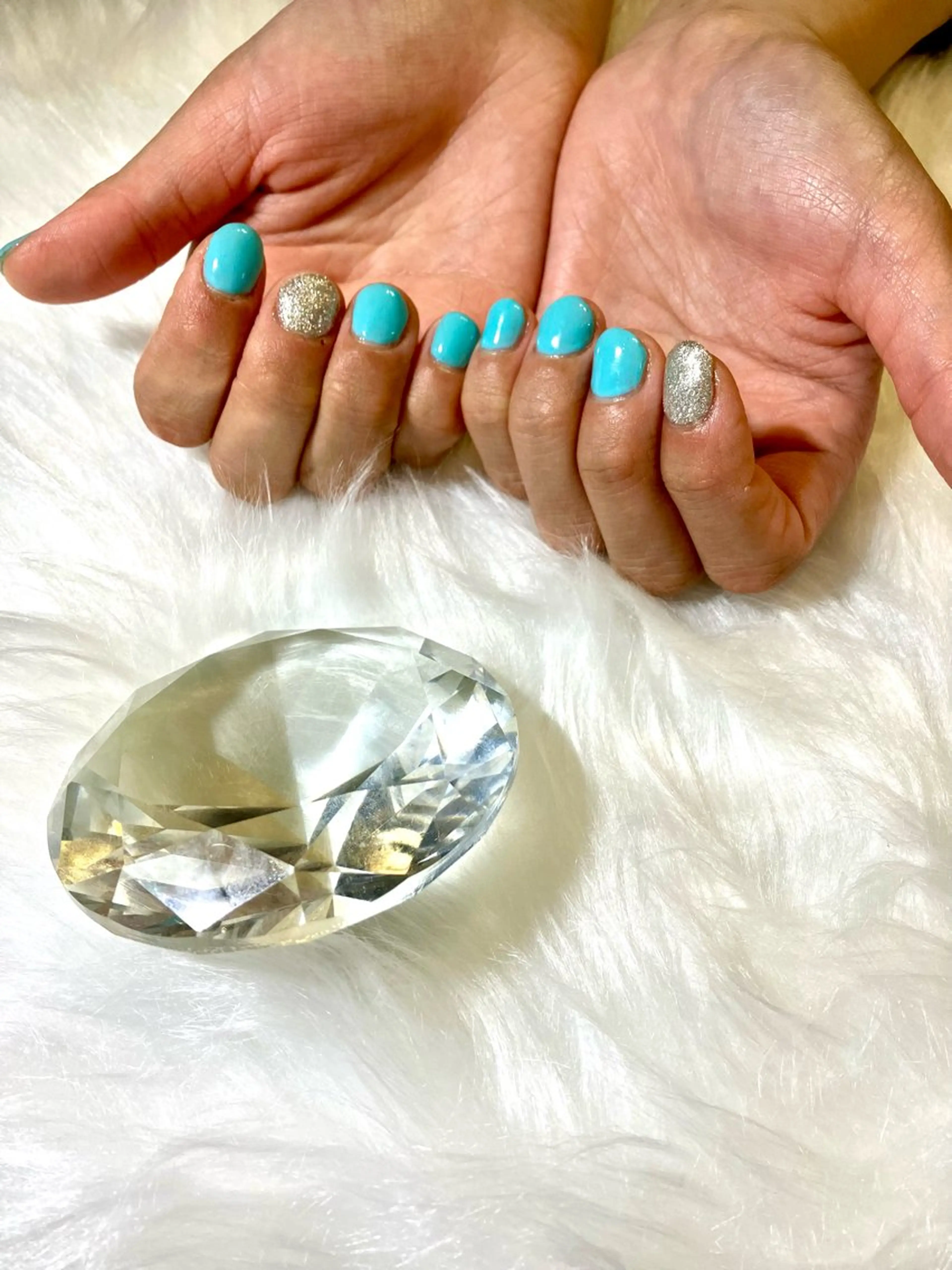 ネイル ブルー キラキラネイル シルバー ハンドネイル ハンドケア relax&nail Rのエステ・リラクイメージ