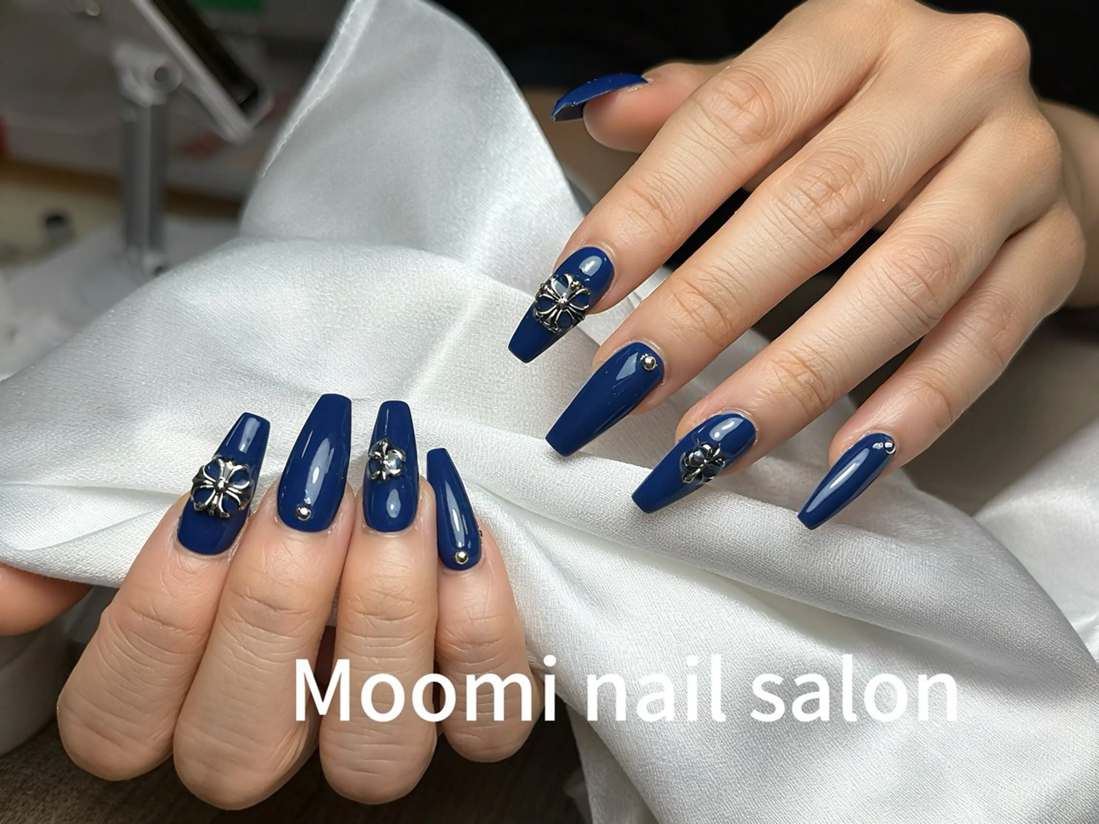 ロング ハンドネイル Moomi あずりのネイルデザイン