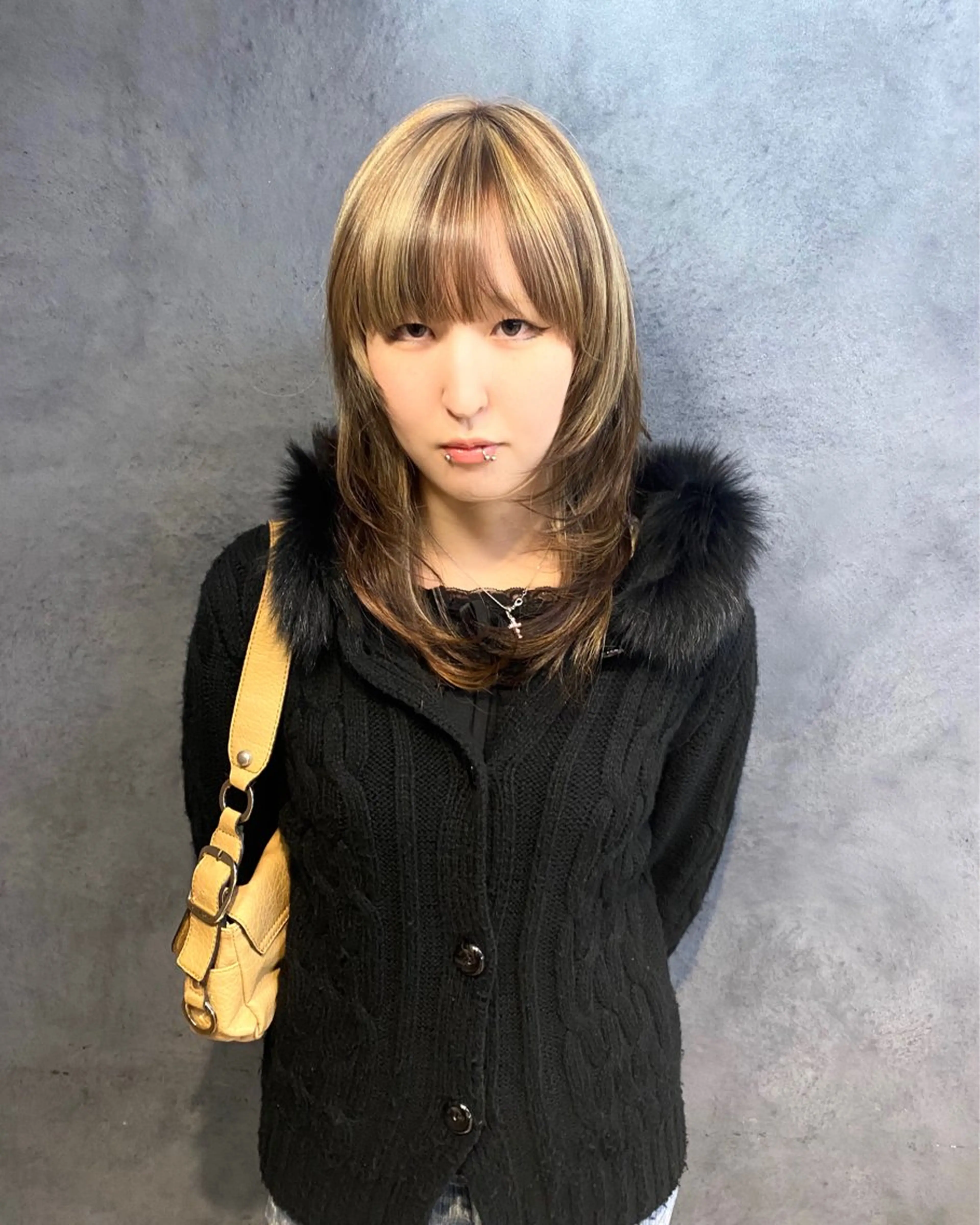 カラー 鳥居 未椰のヘアスタイル