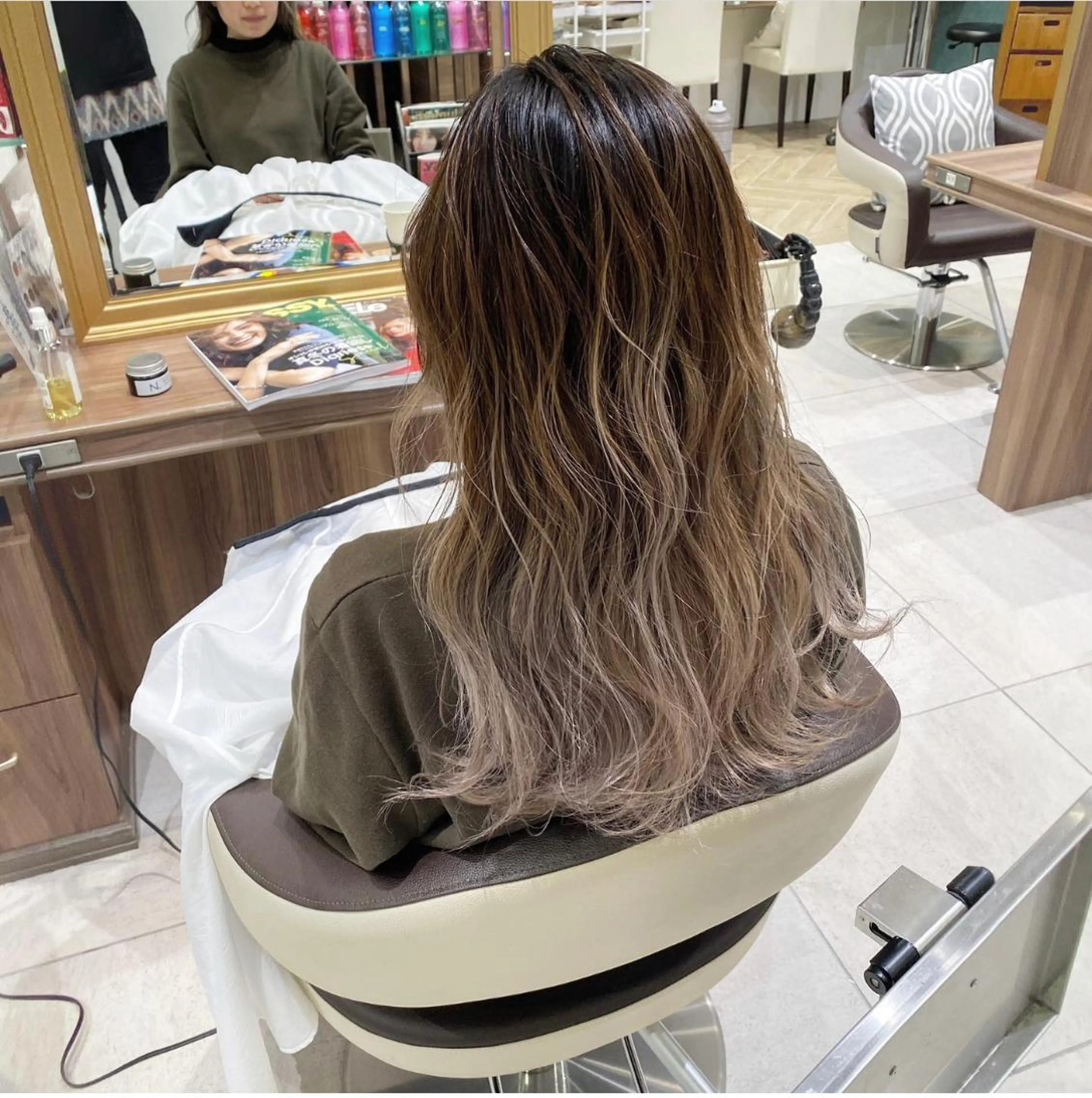 ロング カラー バレイヤージュ レイヤーカット 💎大人ハイライト 💎上杉一也💎のヘアスタイル