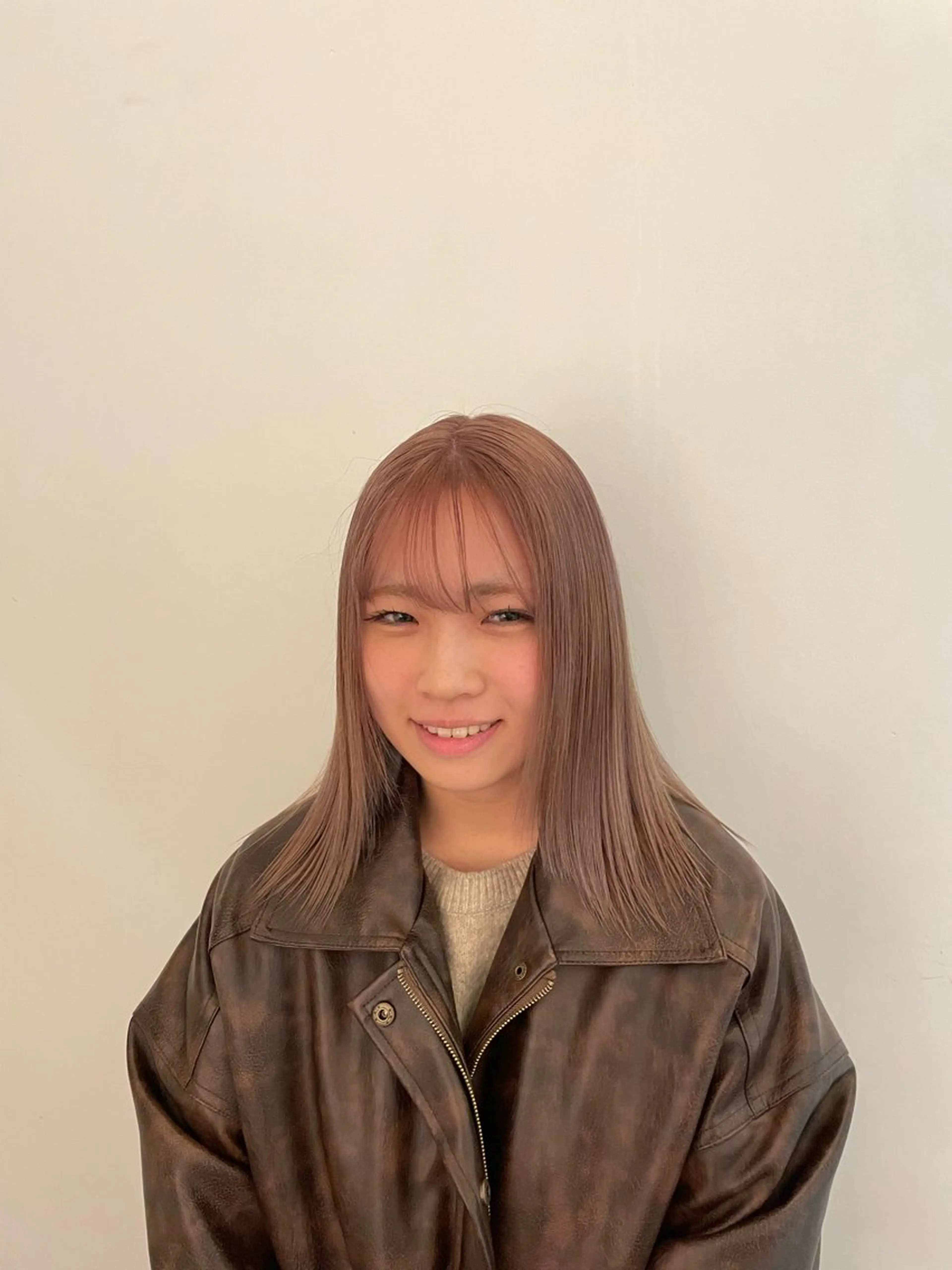 ロング HITOMI ショートカットのヘアスタイル