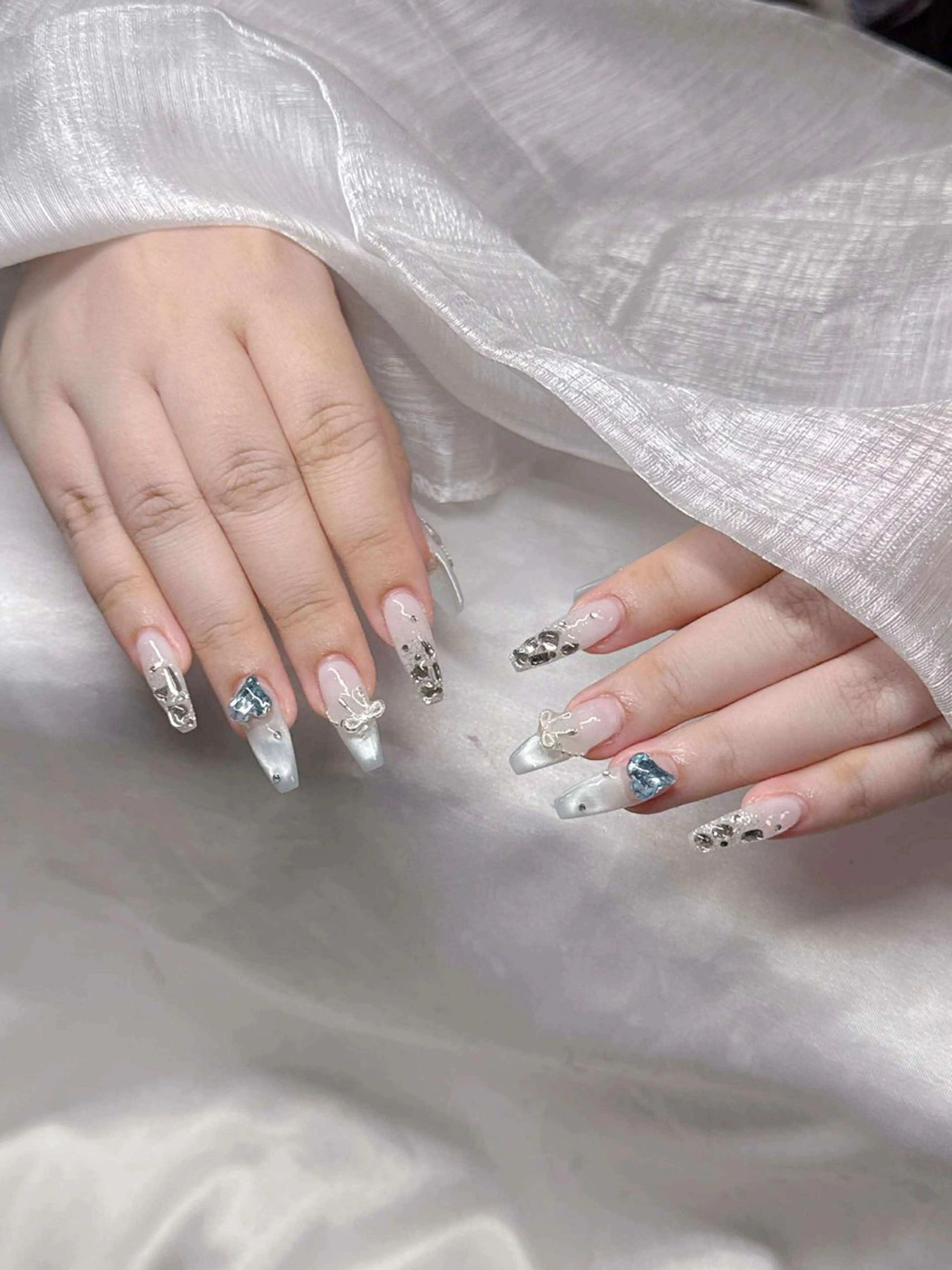 ネイル 長さ出し グラデーション 卒業式 キラキラネイル マグネットネイル ハンドネイル Lee Nailsのネイルデザイン