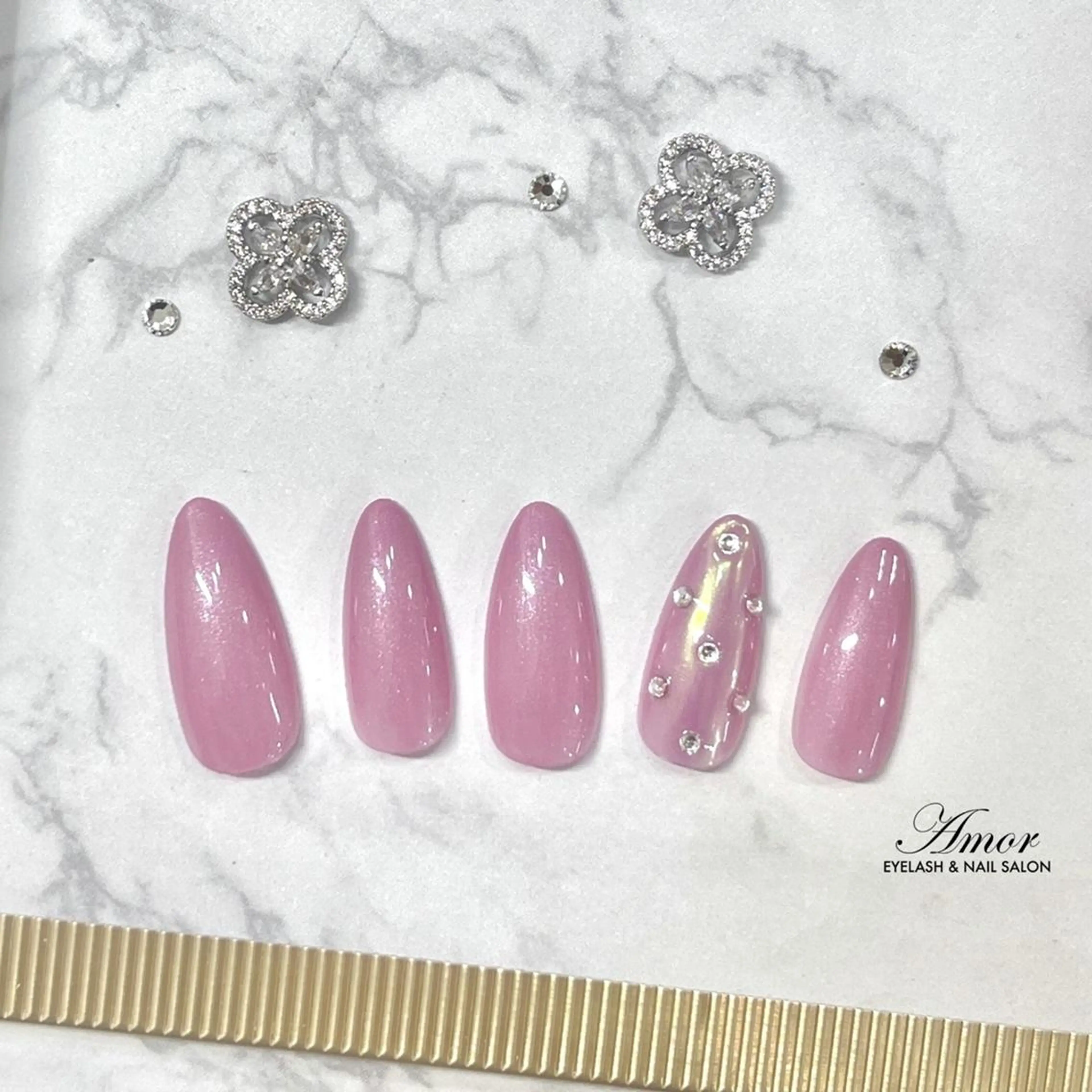 ネイル シンプルネイル ハンドネイル Nailist 梨花のネイルデザイン