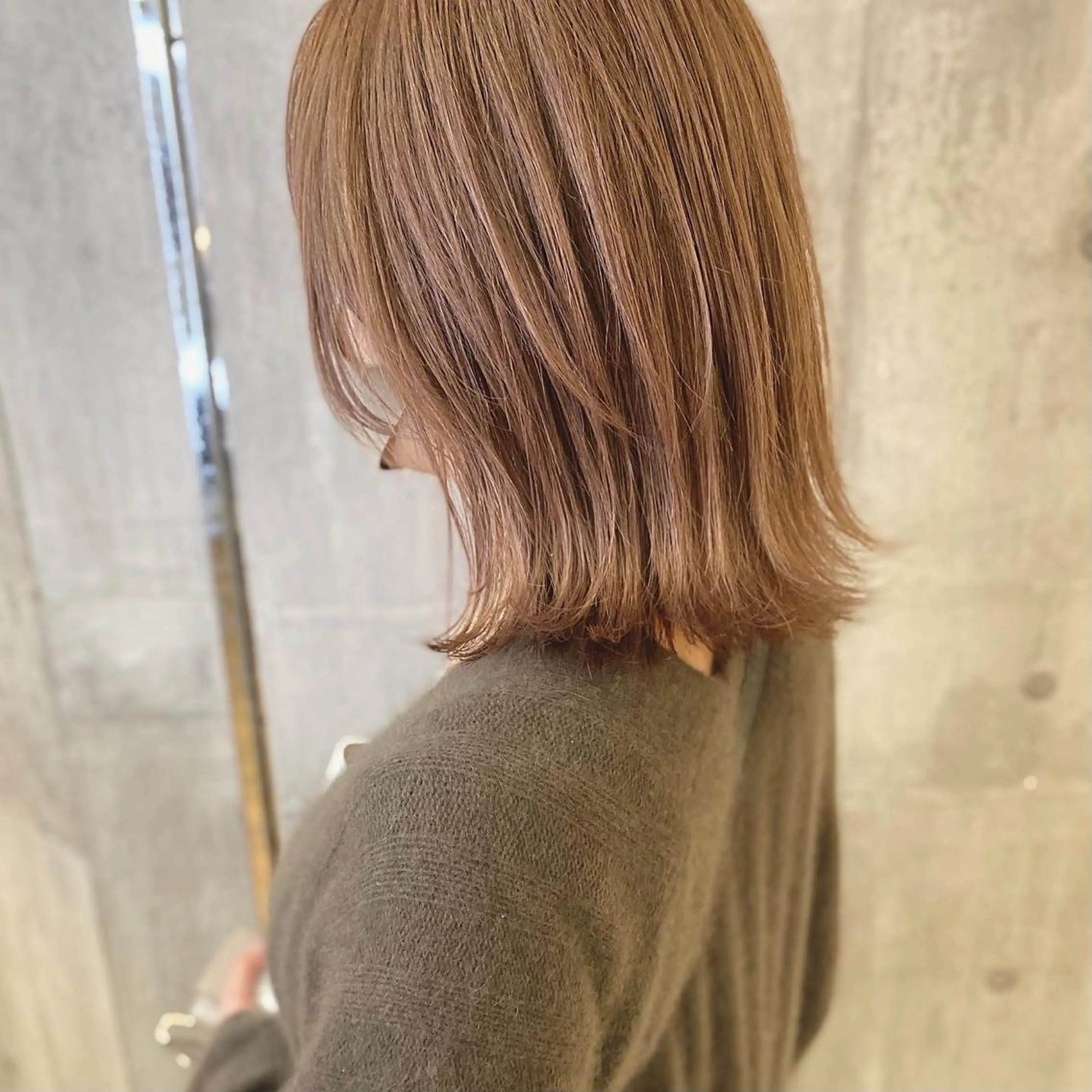 ミディアム カラー ベージュカラー カット ヘアカラー トリートメント 髪質改善ｶﾗｰ ｹｱﾌﾞﾘｰﾁ/ﾀﾑのヘアスタイル