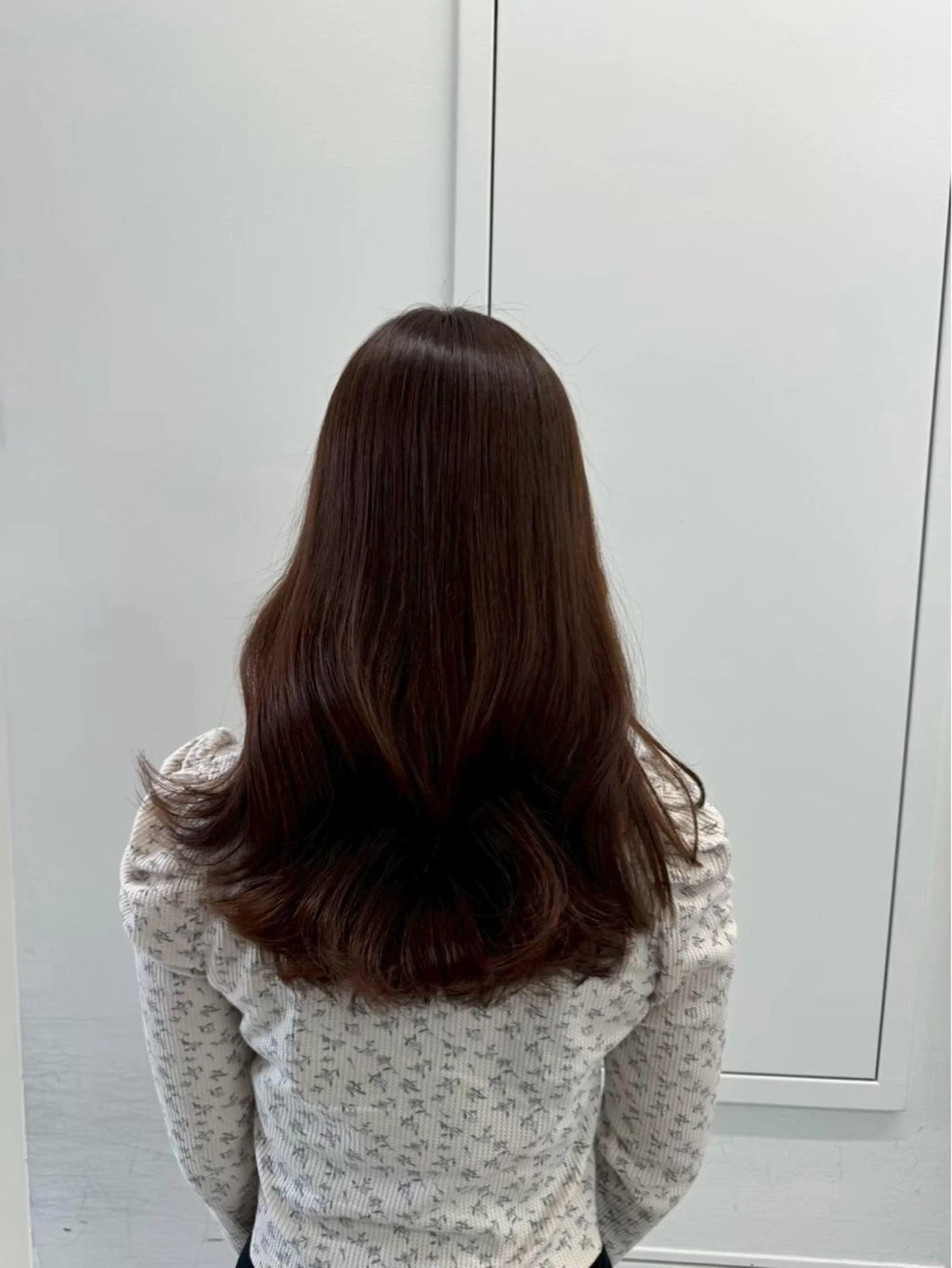 ロング カラー urara /ブリーチ/艶カラーのヘアスタイル