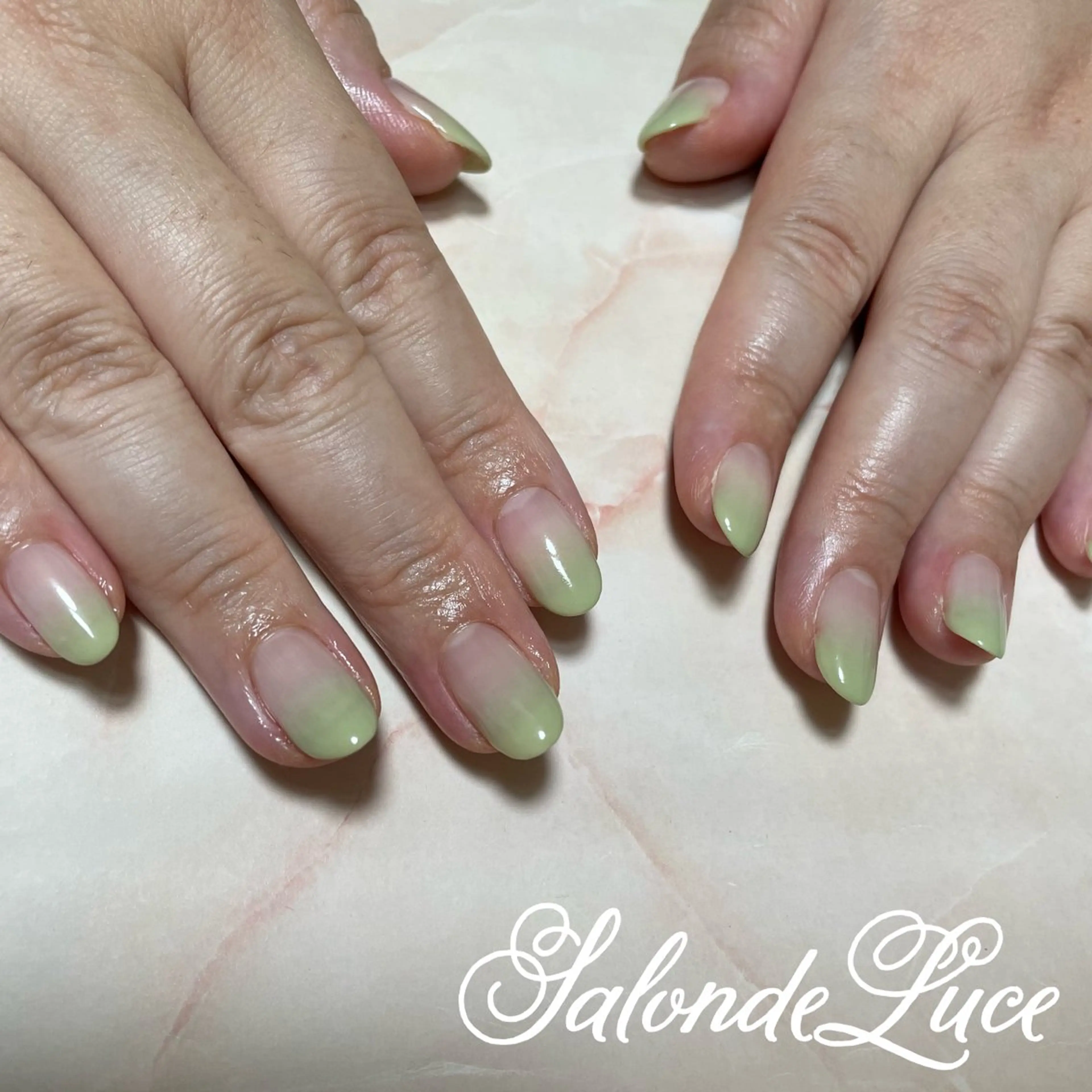 ネイル グラデーション Salon de Luceのネイルデザイン