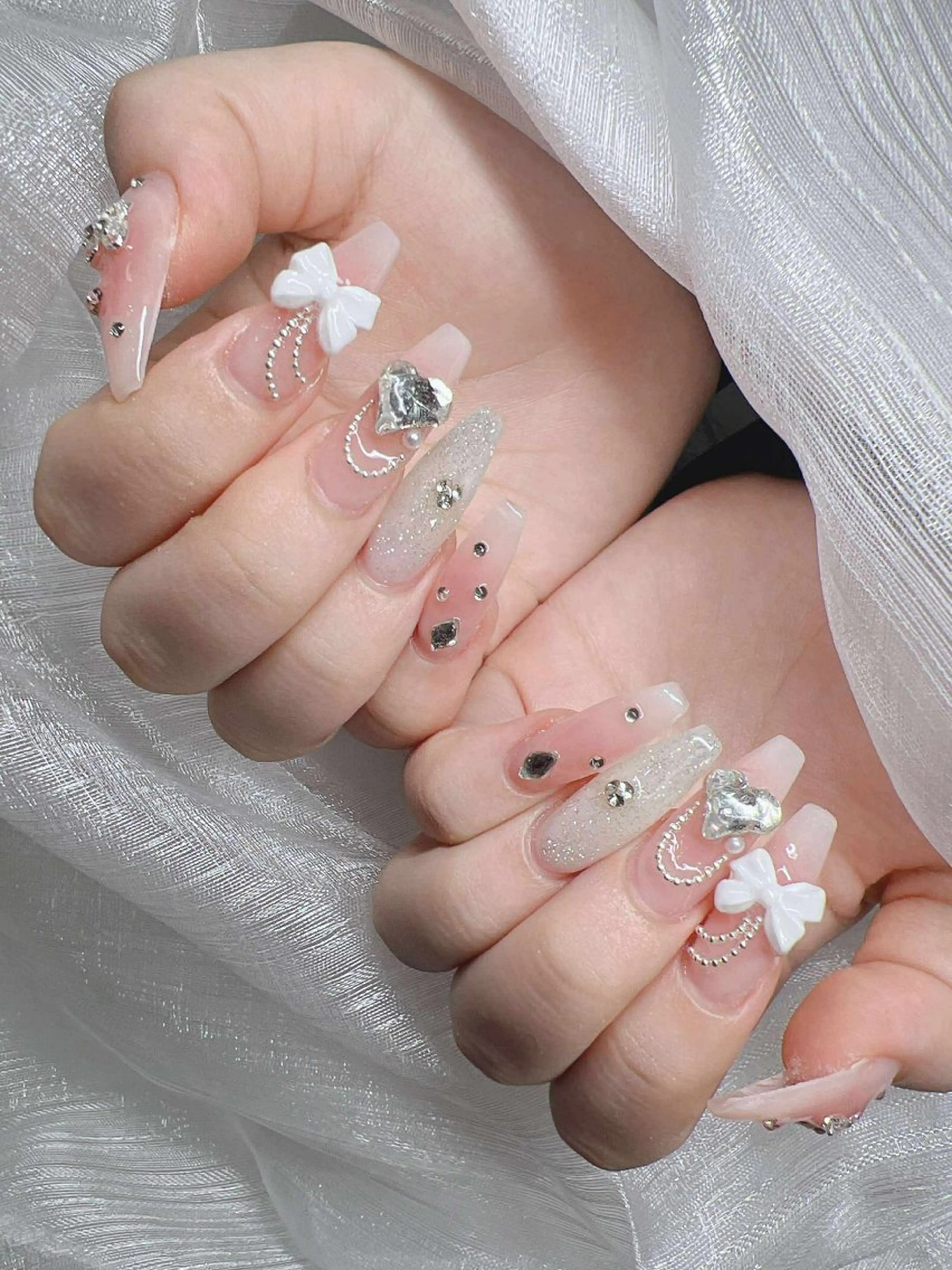 ネイル 長さ出し グラデーション 卒業式 キラキラネイル マグネットネイル ハンドネイル Lee Nailsのネイルデザイン