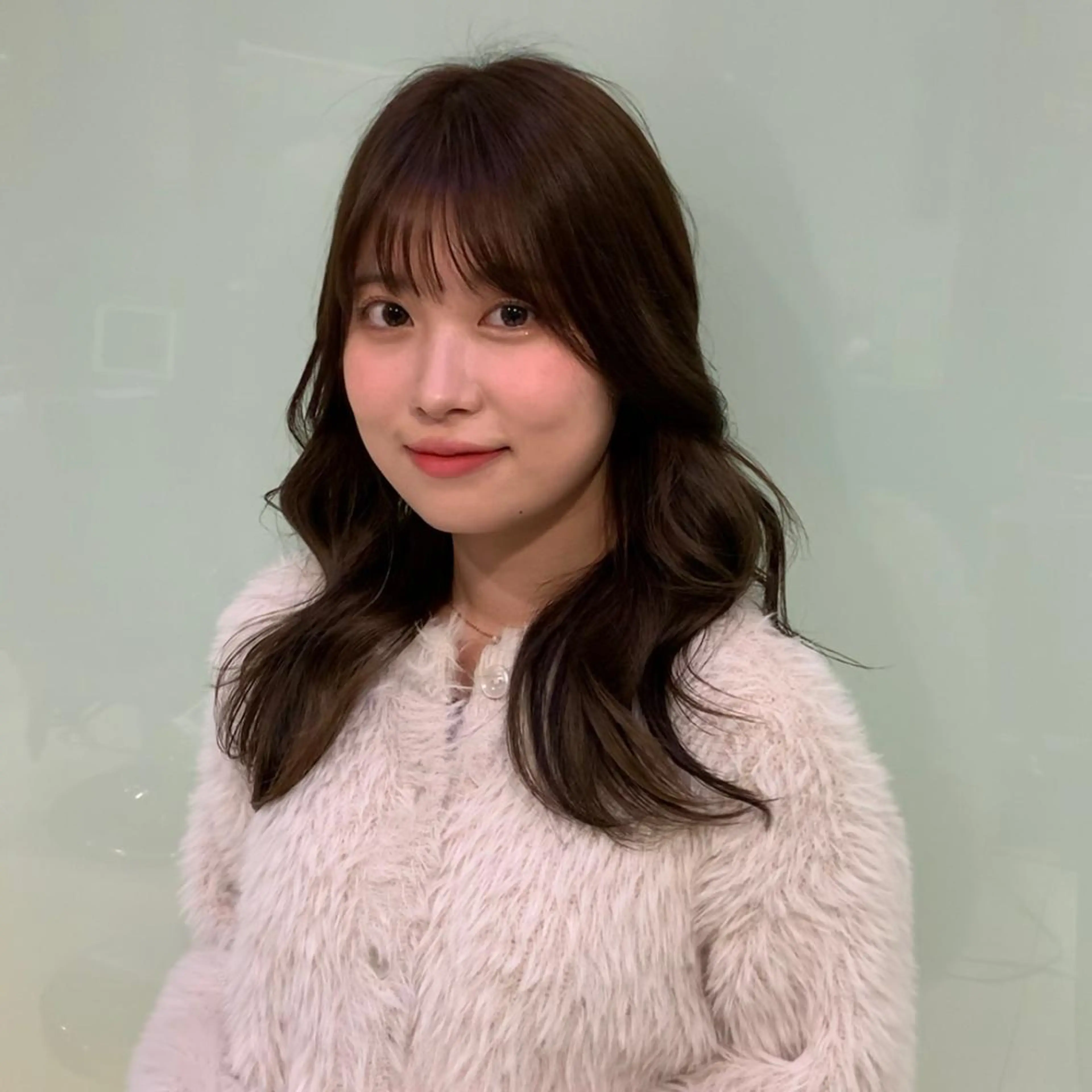 ミディアム くびれヘア 韓国風ヘア タンバルモリパーマ 礒井メンキのヘアスタイル