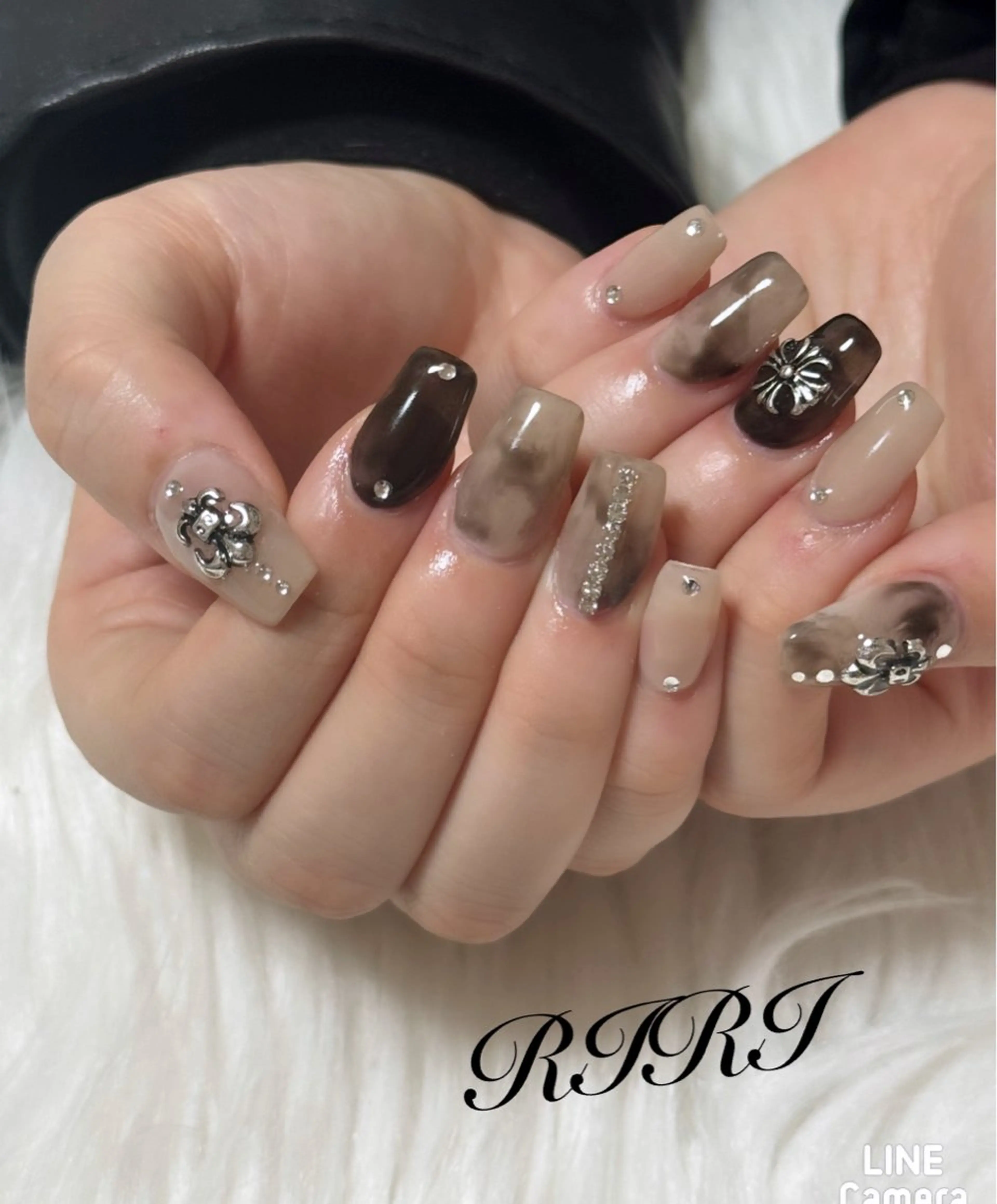 ネイル ジェルネイル キラキラネイル 韓国ネイル 大理石ネイル(マーブル) オフィスネイル ハンドネイル riri オーナーのネイルデザイン