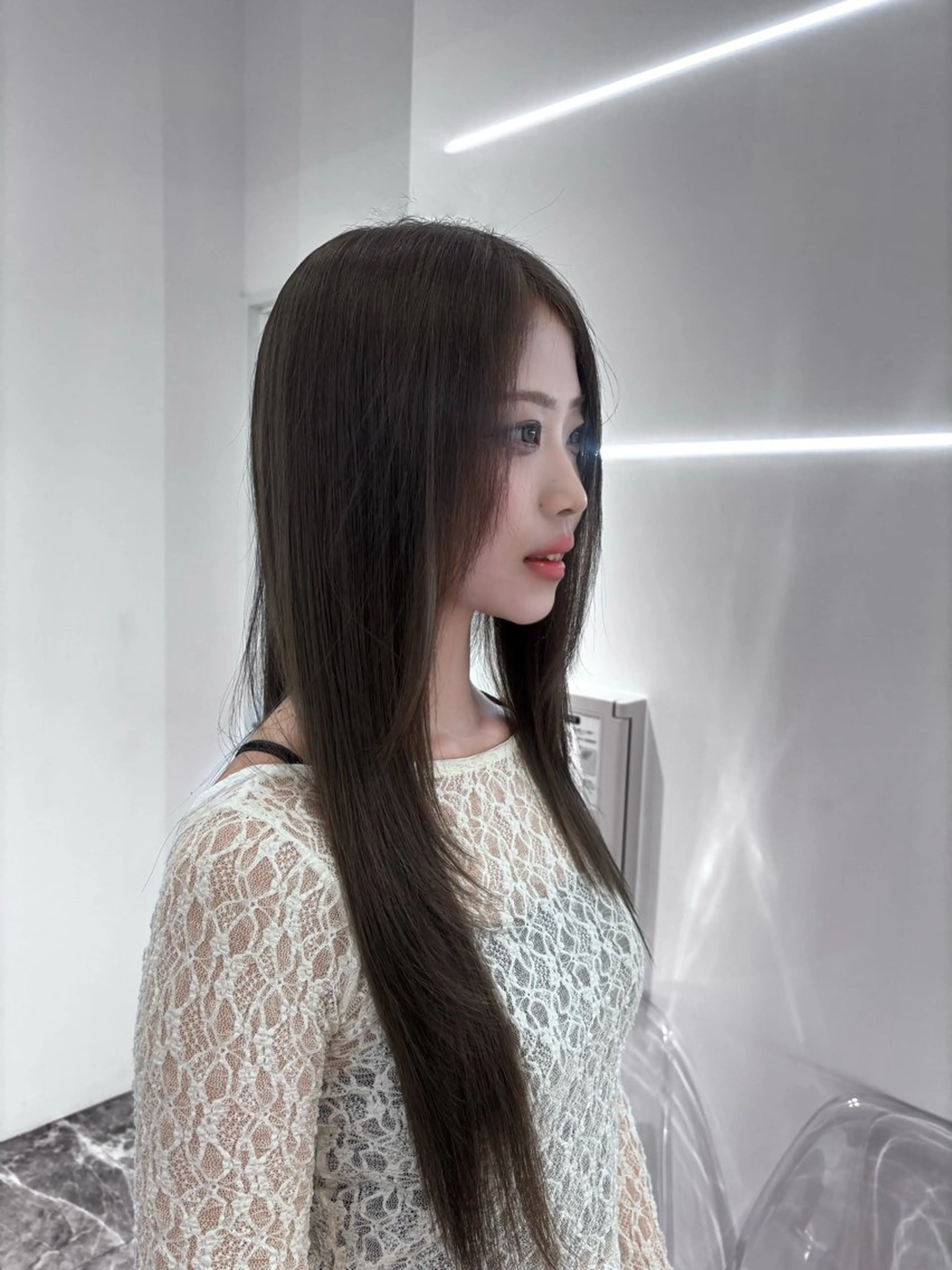 ロング ヘアカラー モヅメ モモエのヘアスタイル