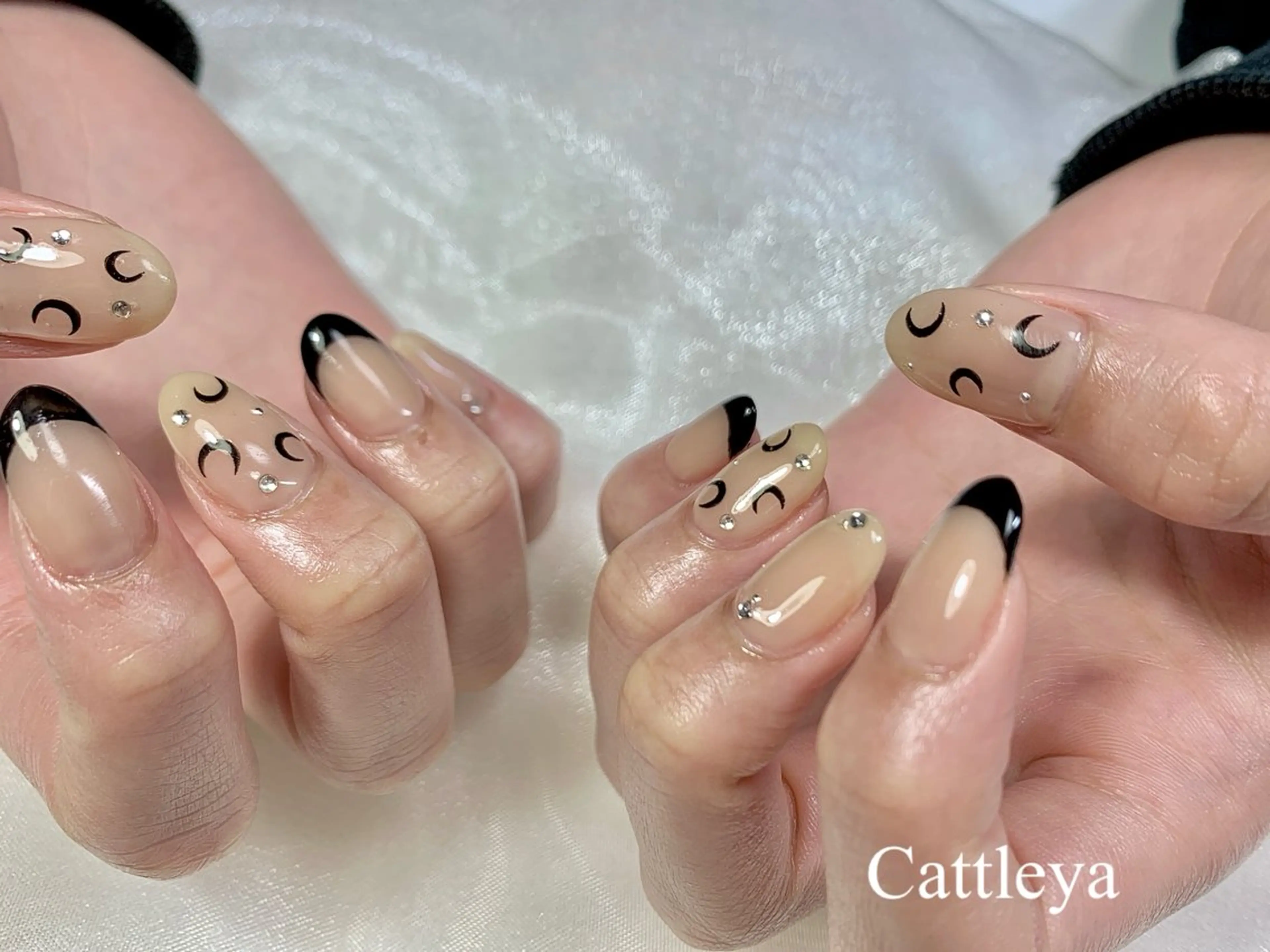 ネイル フレンチネイル ハンドネイル Cattleya カトレアのネイルデザイン