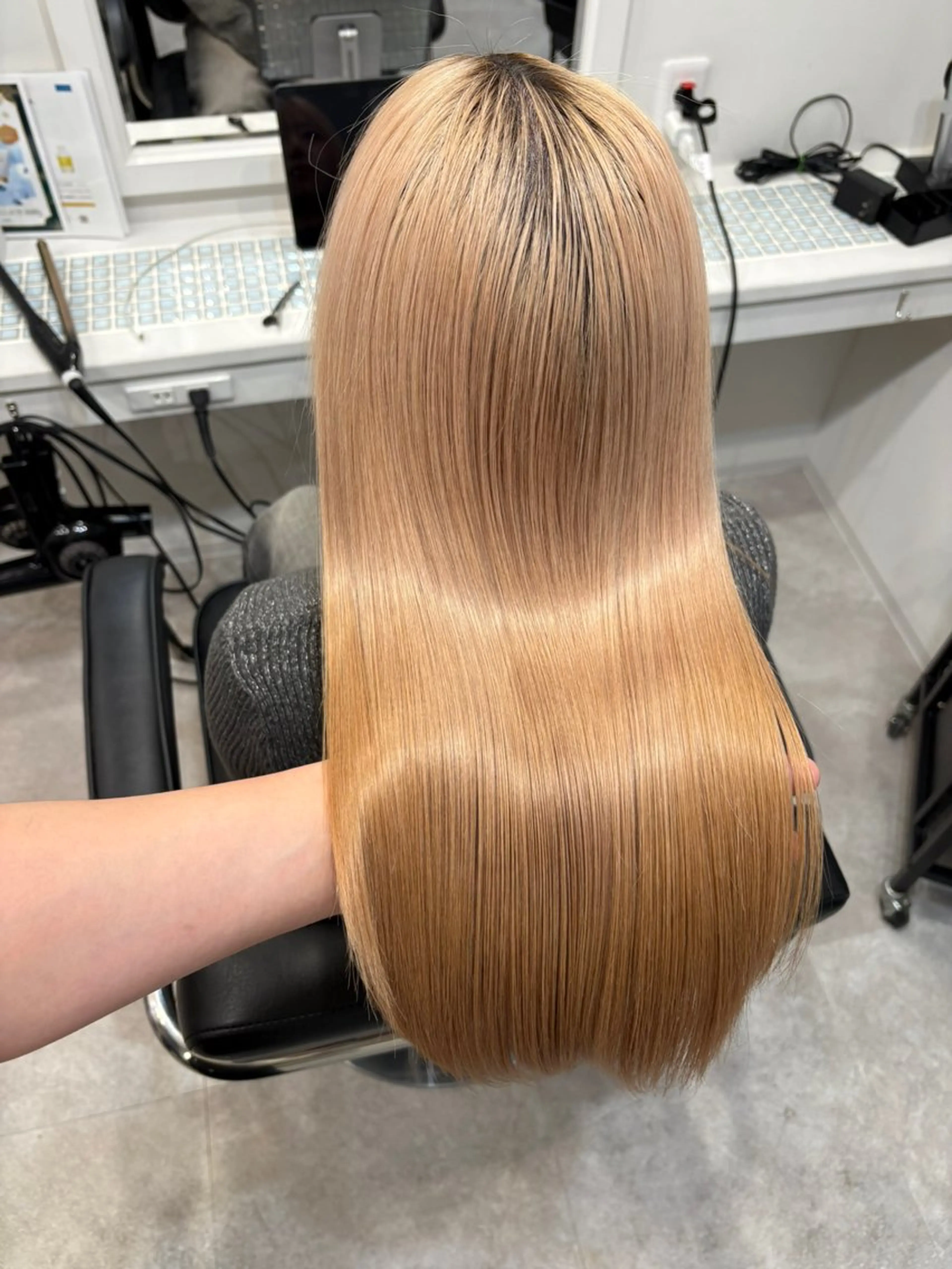 ロング ヘアアレンジ 髪質改善 トリートメント トリートメント ヘッドスパ SALOWIN京都河原町Suite店所属・外国人風レイヤー/ ハイトーンSHUのヘアスタイル