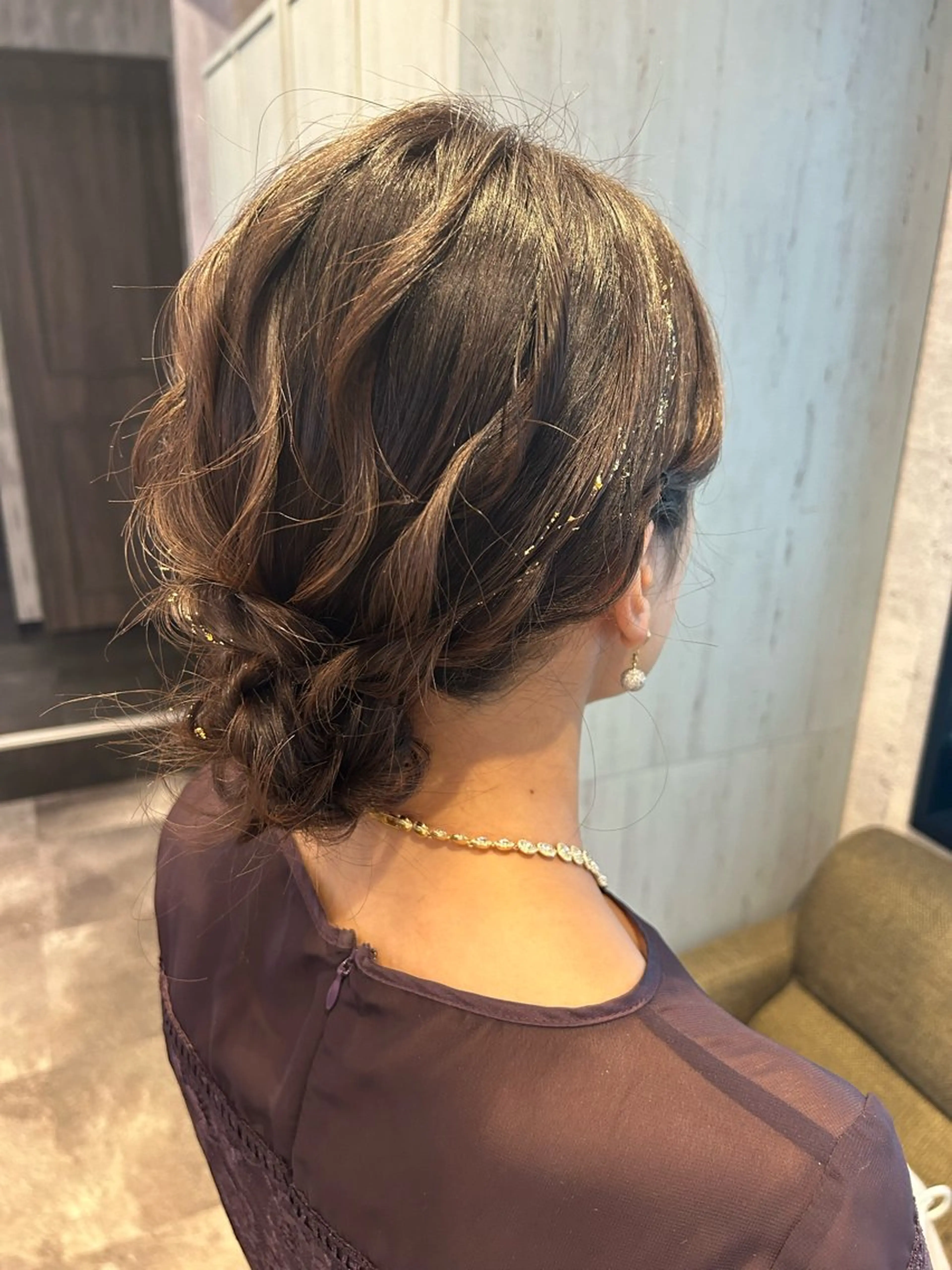 ミディアム ヘアアレンジ ローシニヨン ヘアセット 飯塚 沙衣のヘアスタイル