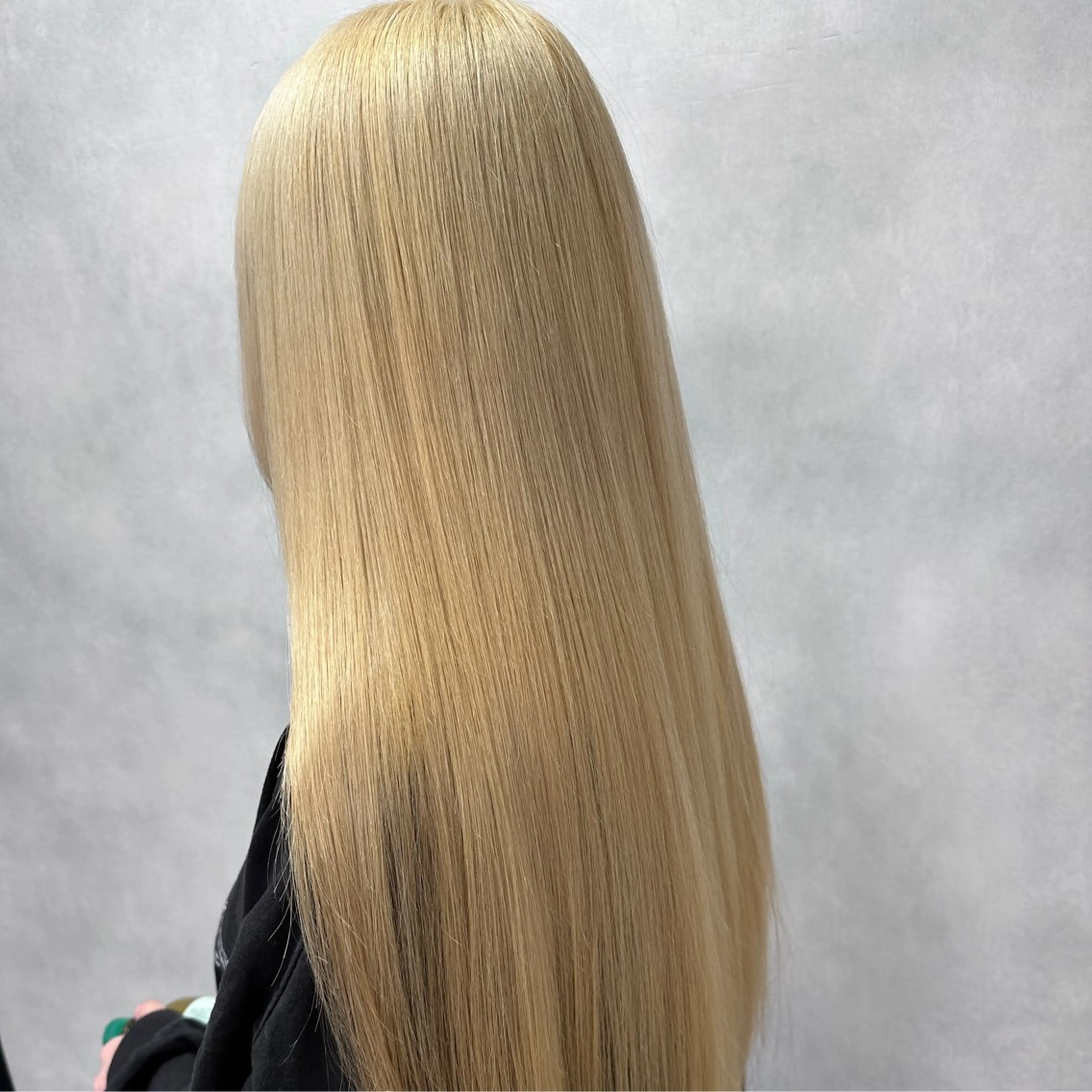 ミディアム カラー ベージュカラー ブリーチ ケアブリーチ ダブルカラー ハイトーンカラー カット ヘアカラー 🌈ホワイトカラー レイヤー/キシ🌈のヘアスタイル