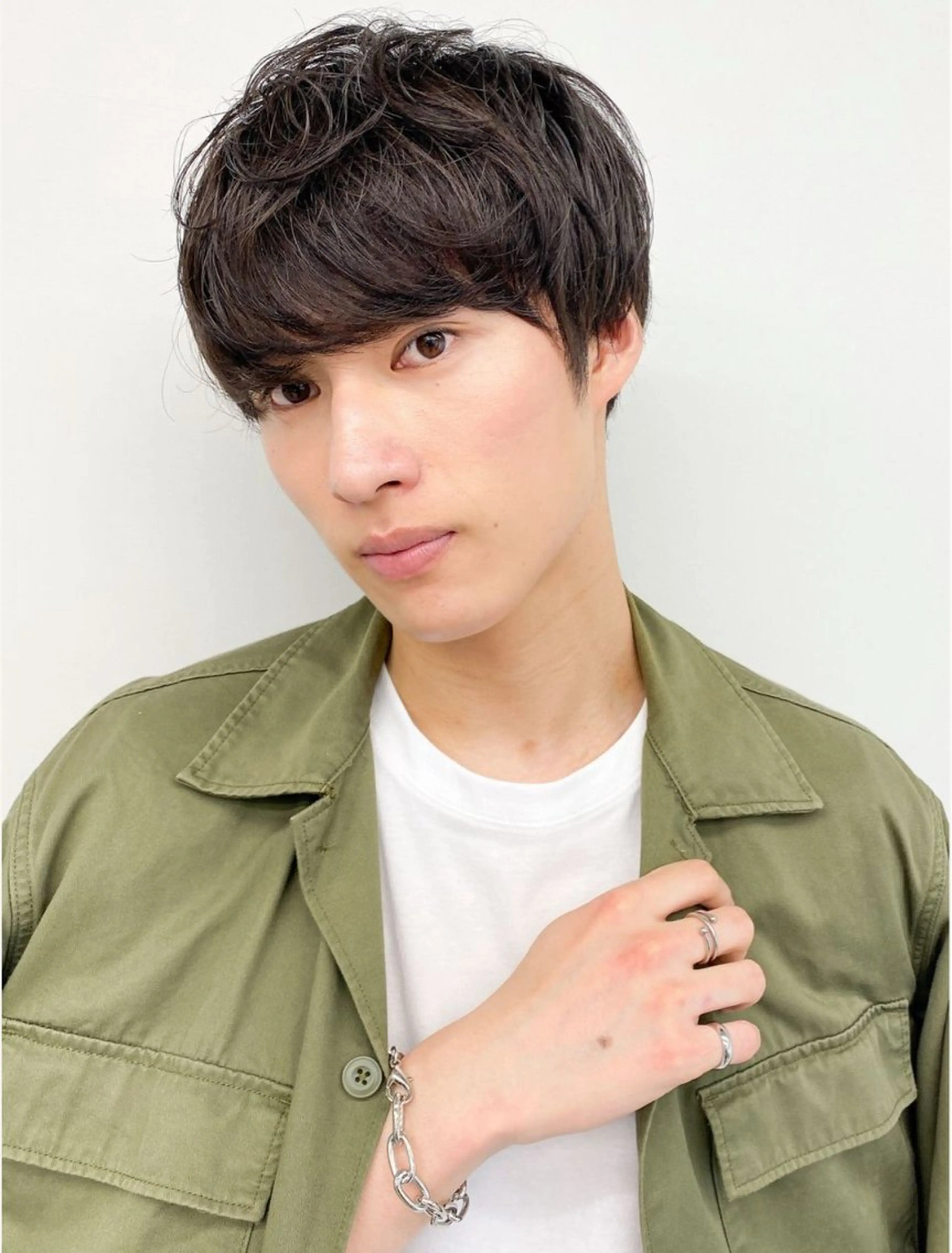 ショート パーマ メンズ ビジネス メンズパーマ 刈り上げ ニュアンスパーマ カット 加藤 いくみのヘアスタイル