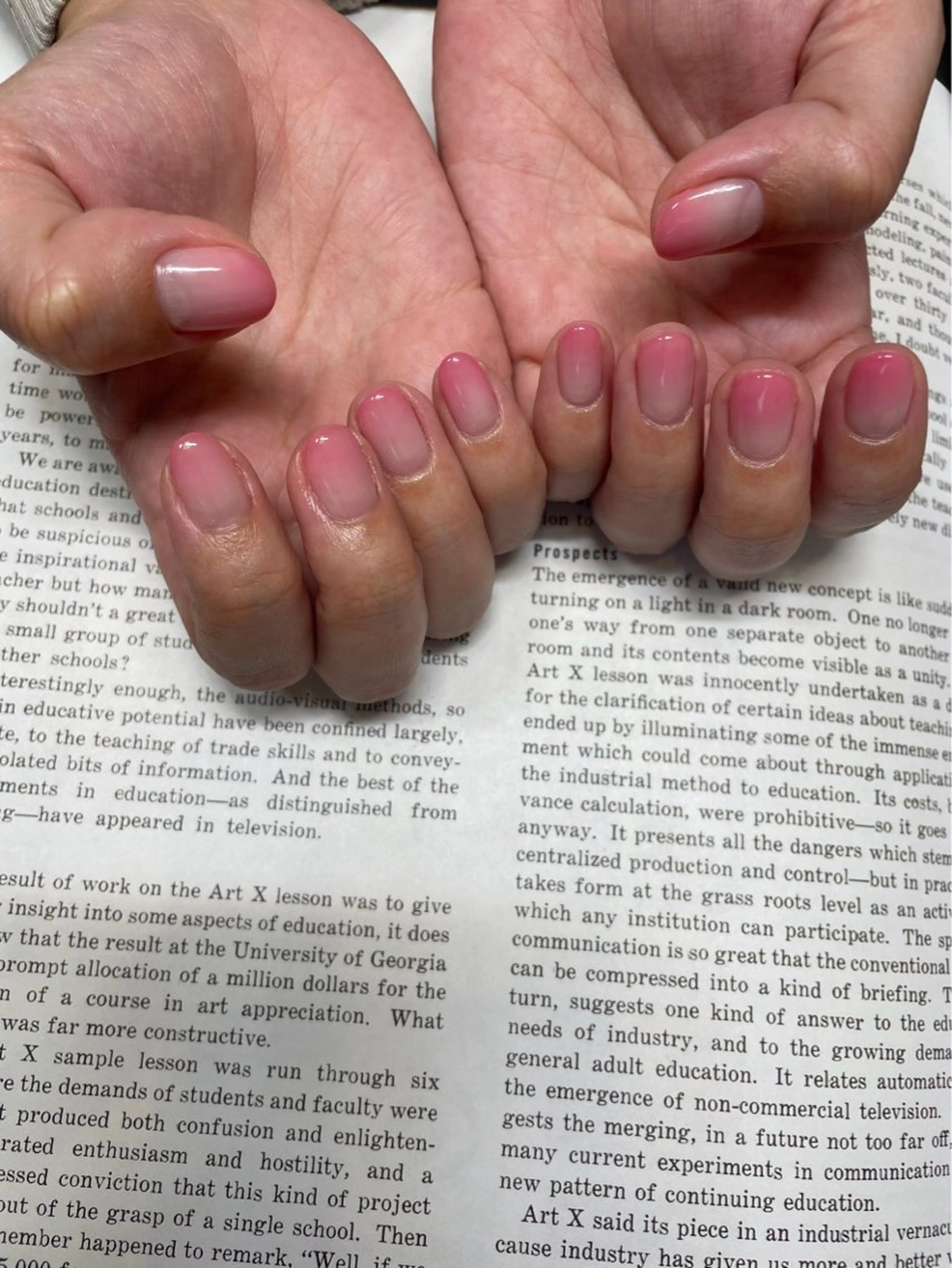 ネイル グラデーション オフィスネイル Ri.nail オクマトモカのネイルデザイン
