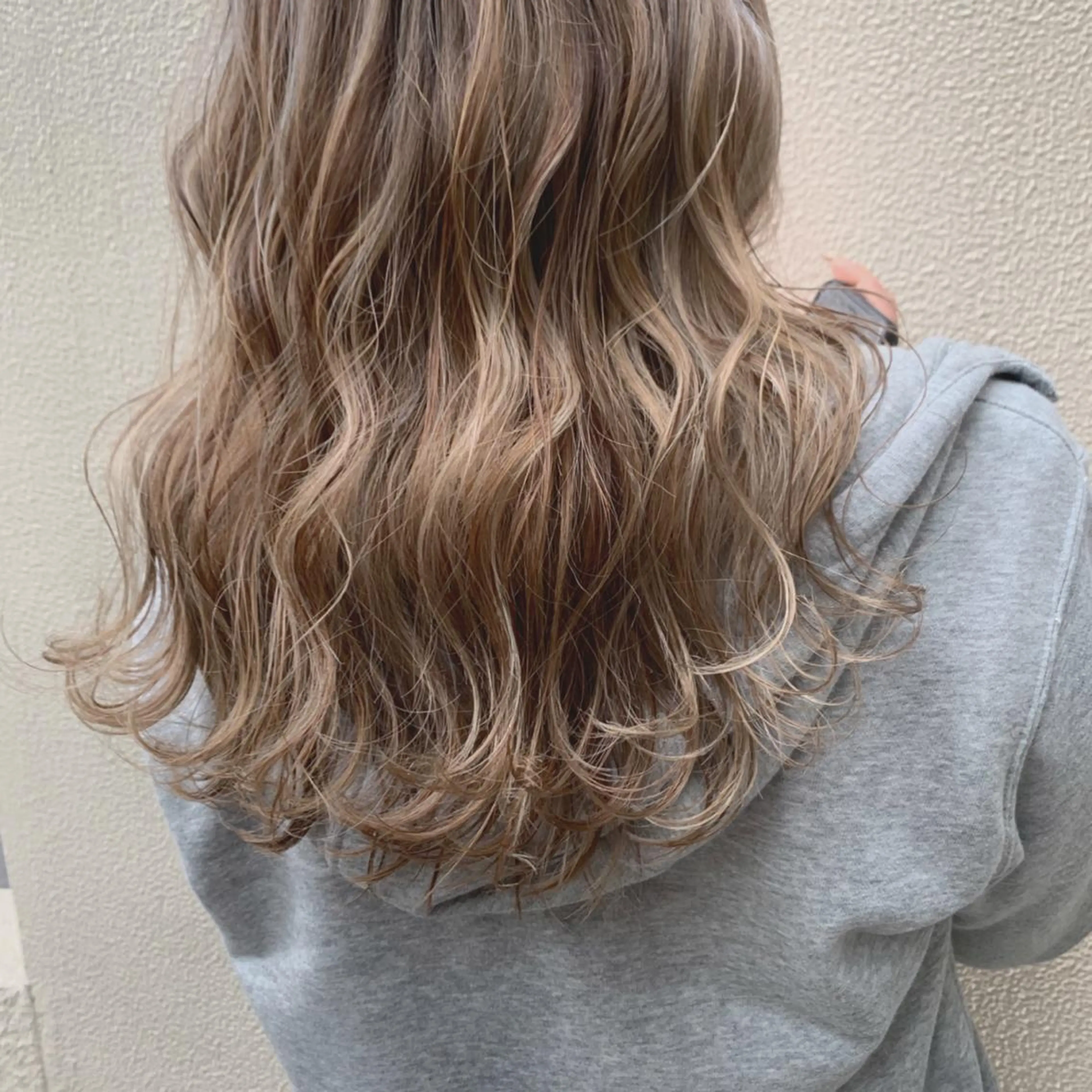 セミロング ハイライト ヘアカラー トリートメント Jewel Box所属・髪質改善ストレート 特化⭐️杉本奈稀沙のヘアスタイル