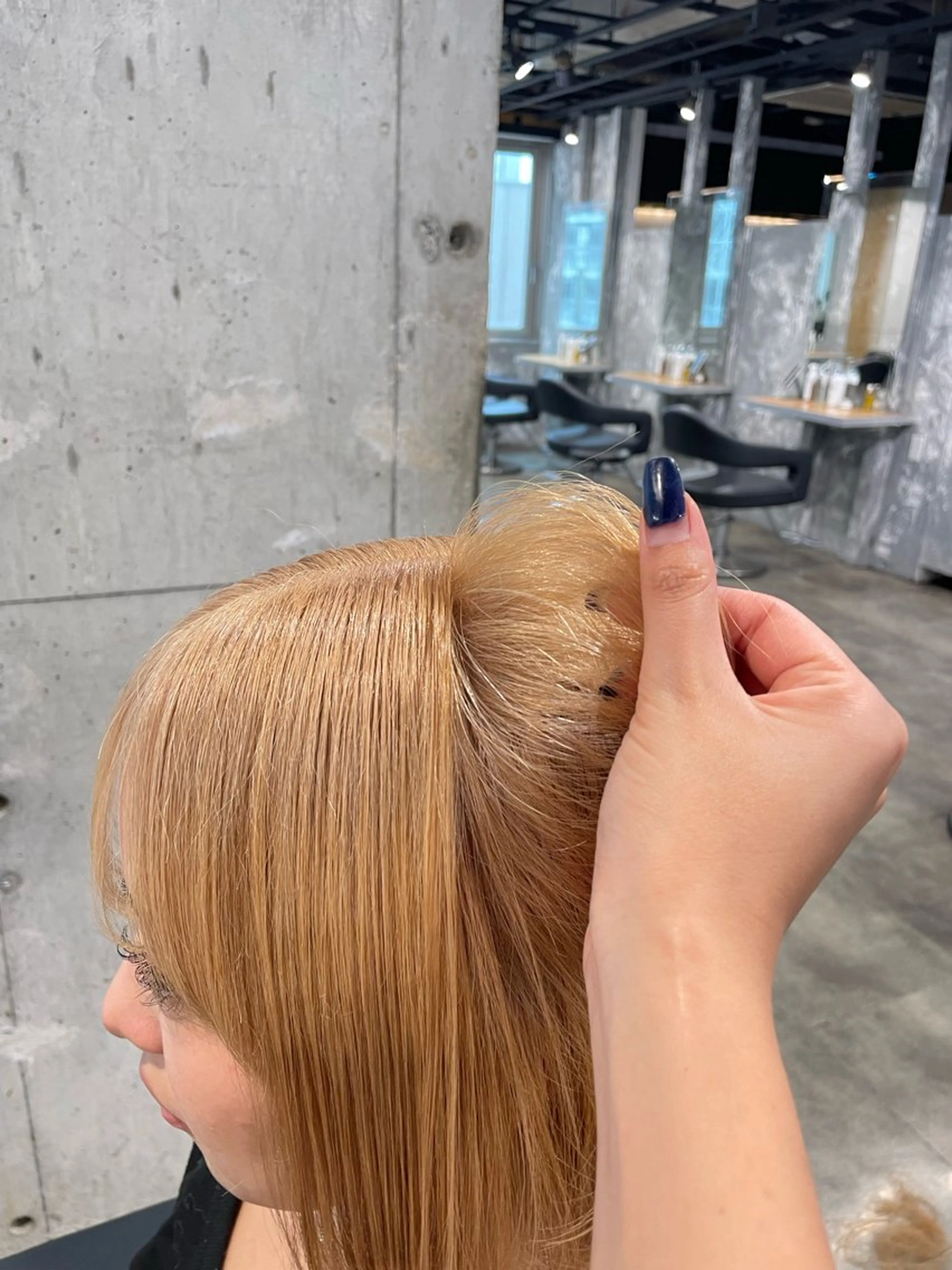 ミディアム カラー ヘアカラー ハイトーンブロンド 横浜💞ミオのヘアスタイル