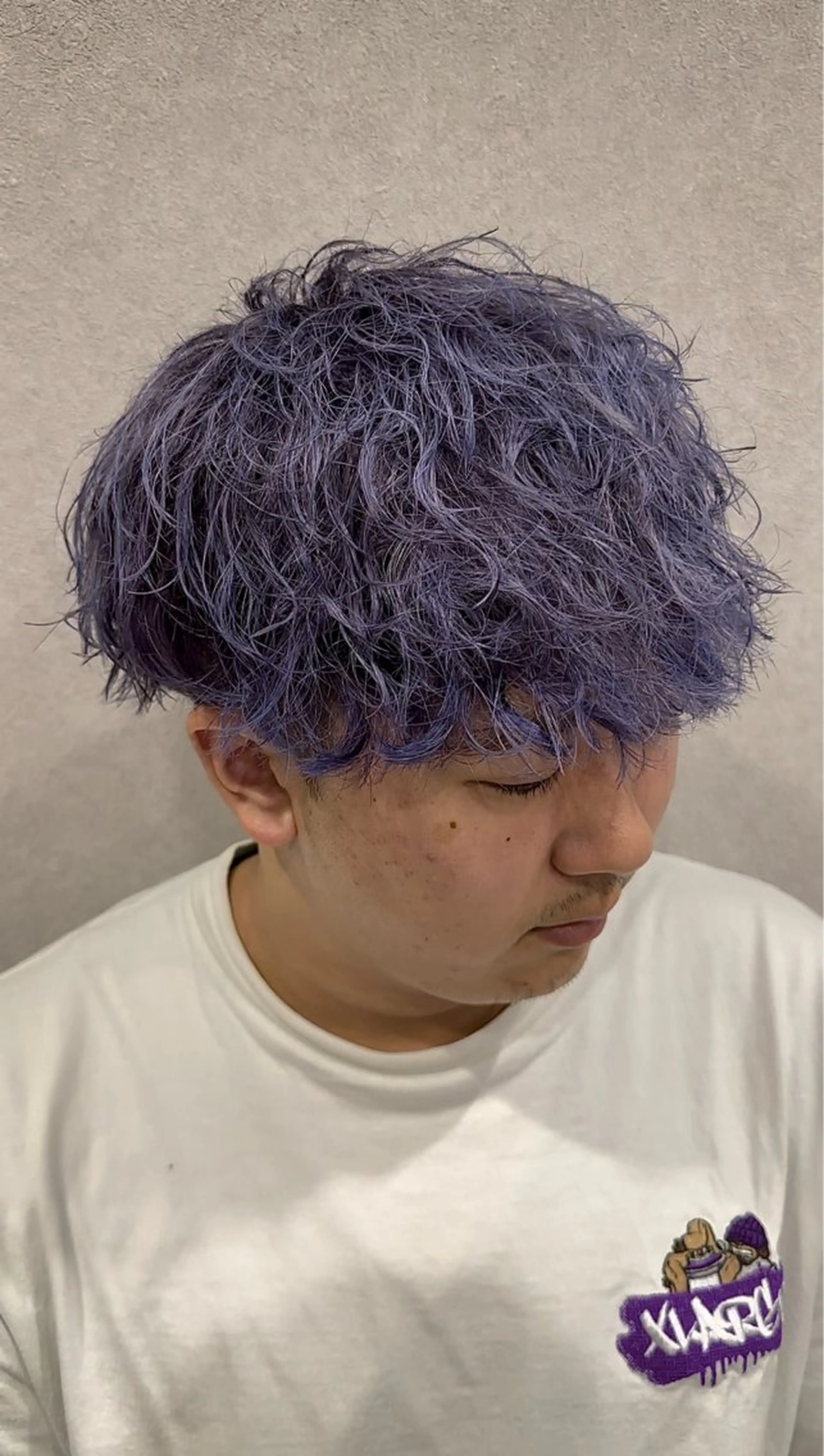 ミディアム カラー メンズ メンズハイトーン ハイトーンカラー ラベンダーカラー ヘアカラー ヘアセット BTECHbyZen山科所属・白石 海斗のヘアスタイル