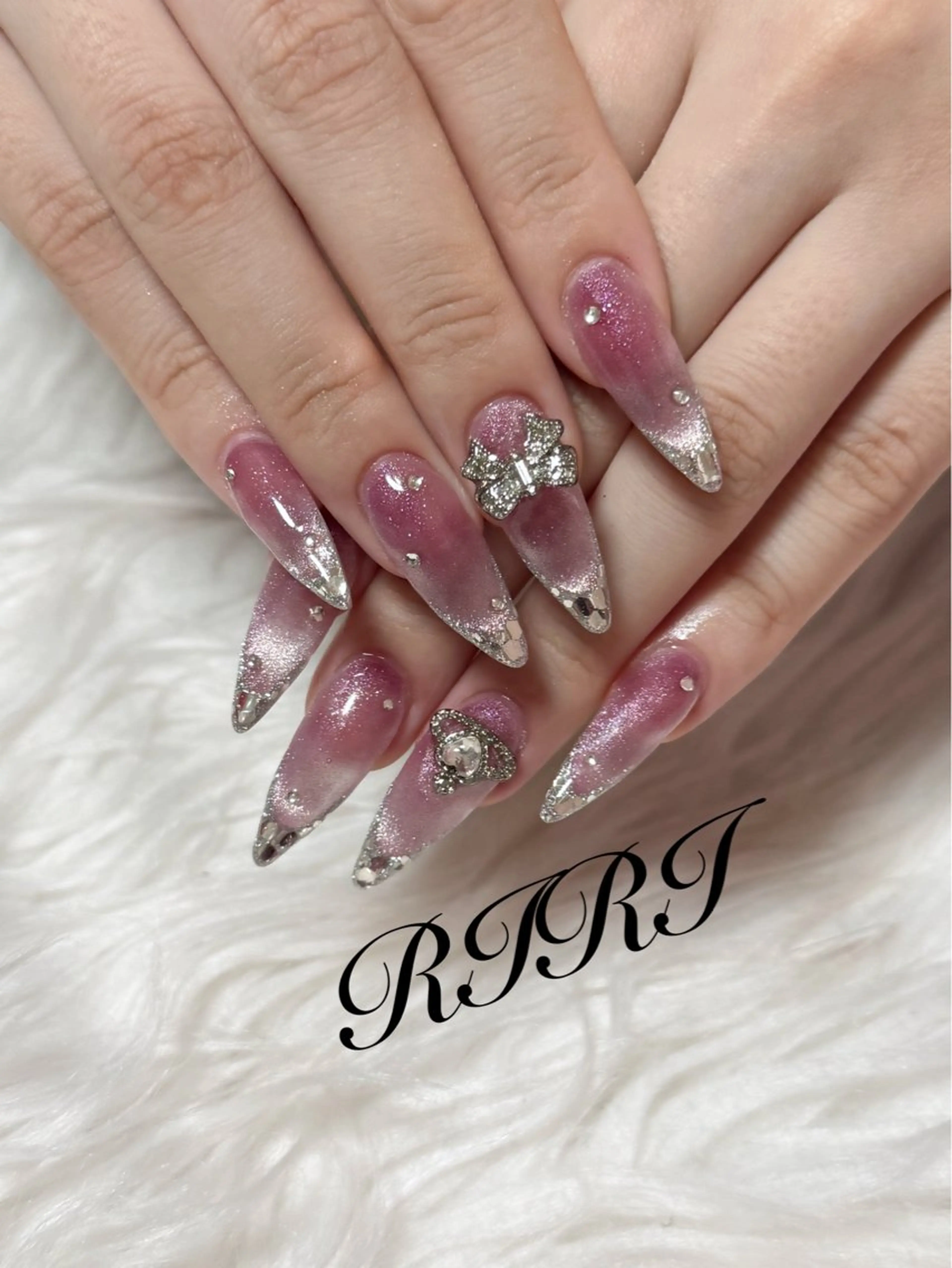 ネイル フレンチネイル ジェルネイル ガラスフレンチ ロングネイル マグネットネイル ハンドネイル riri オーナーのネイルデザイン