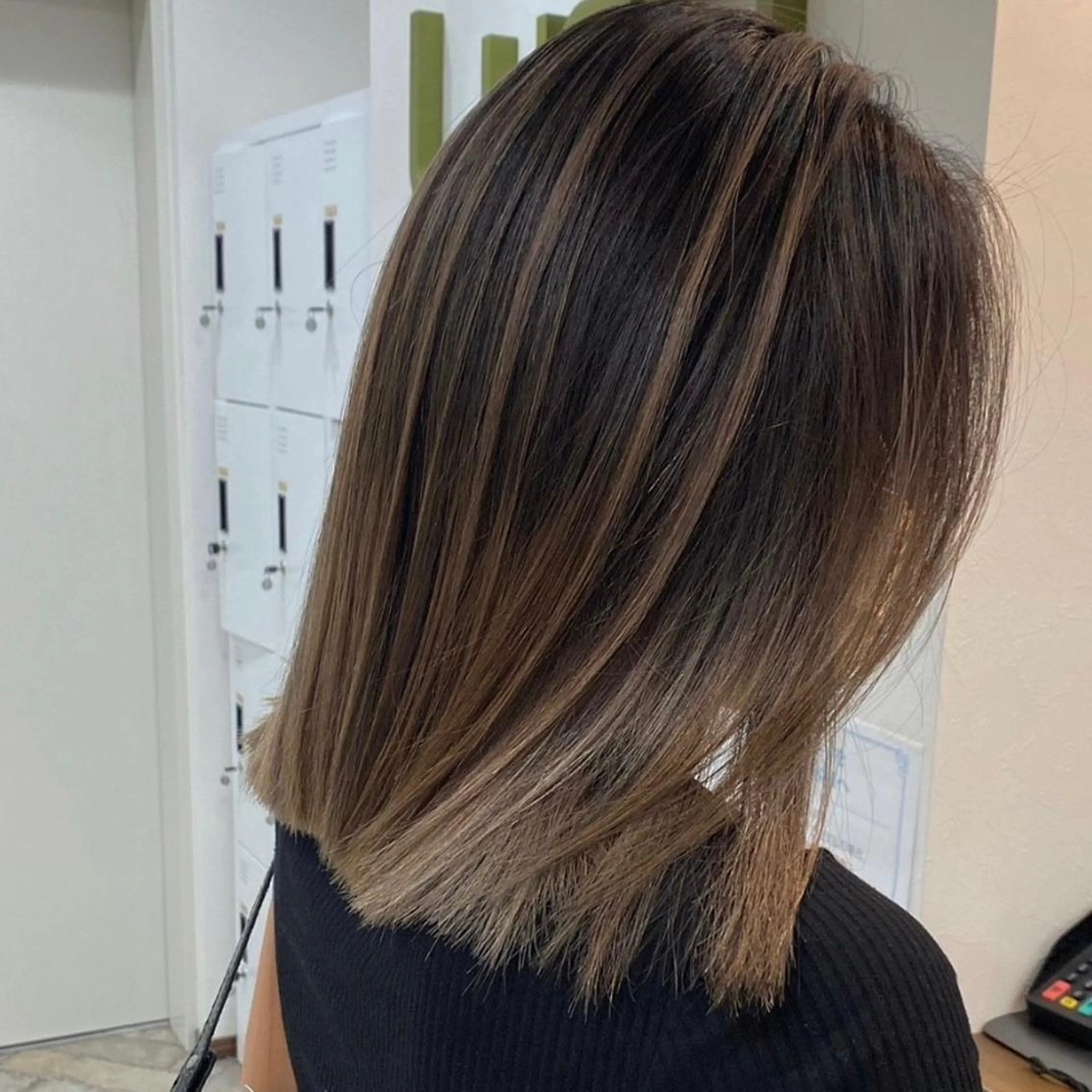 セミロング カラー パーマ ヘアアレンジ メンズ キッズ ネイル マツエク・マツパ アイブロウ メンズバレイヤージュ メンズブリーチ フェードカット メンズハイライト メンズハイトーン 髪質改善🇰🇷 レイヤーカット/梅田のヘアスタイル