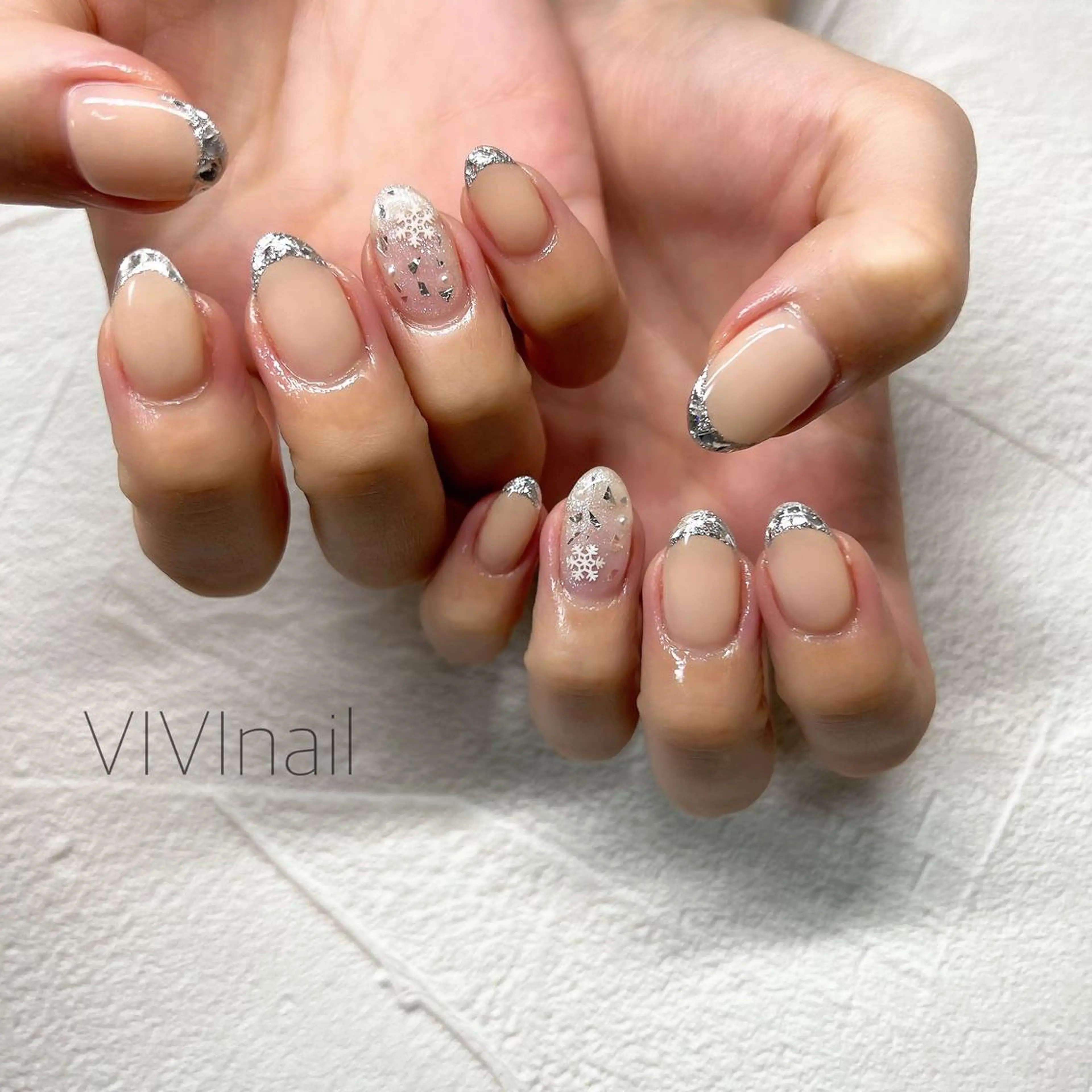 ネイル フレンチネイル ガラスフレンチ 冬ネイル ハンドネイル vivi nailのネイルデザイン