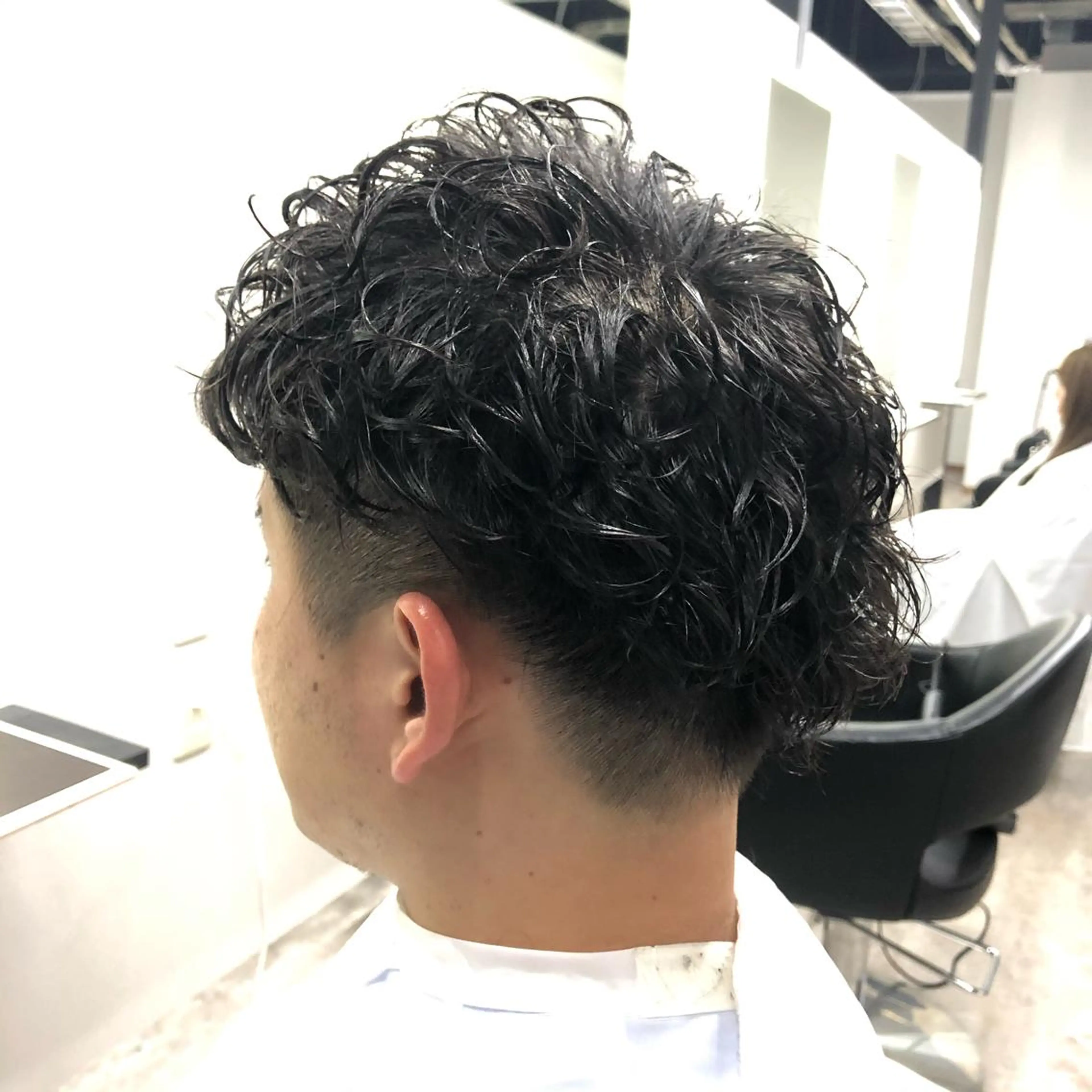 ショート パーマ メンズ メンズパーマ カット パーマ 💎ケアブリーチ💎 ✂︎Raia✂︎‬のヘアスタイル