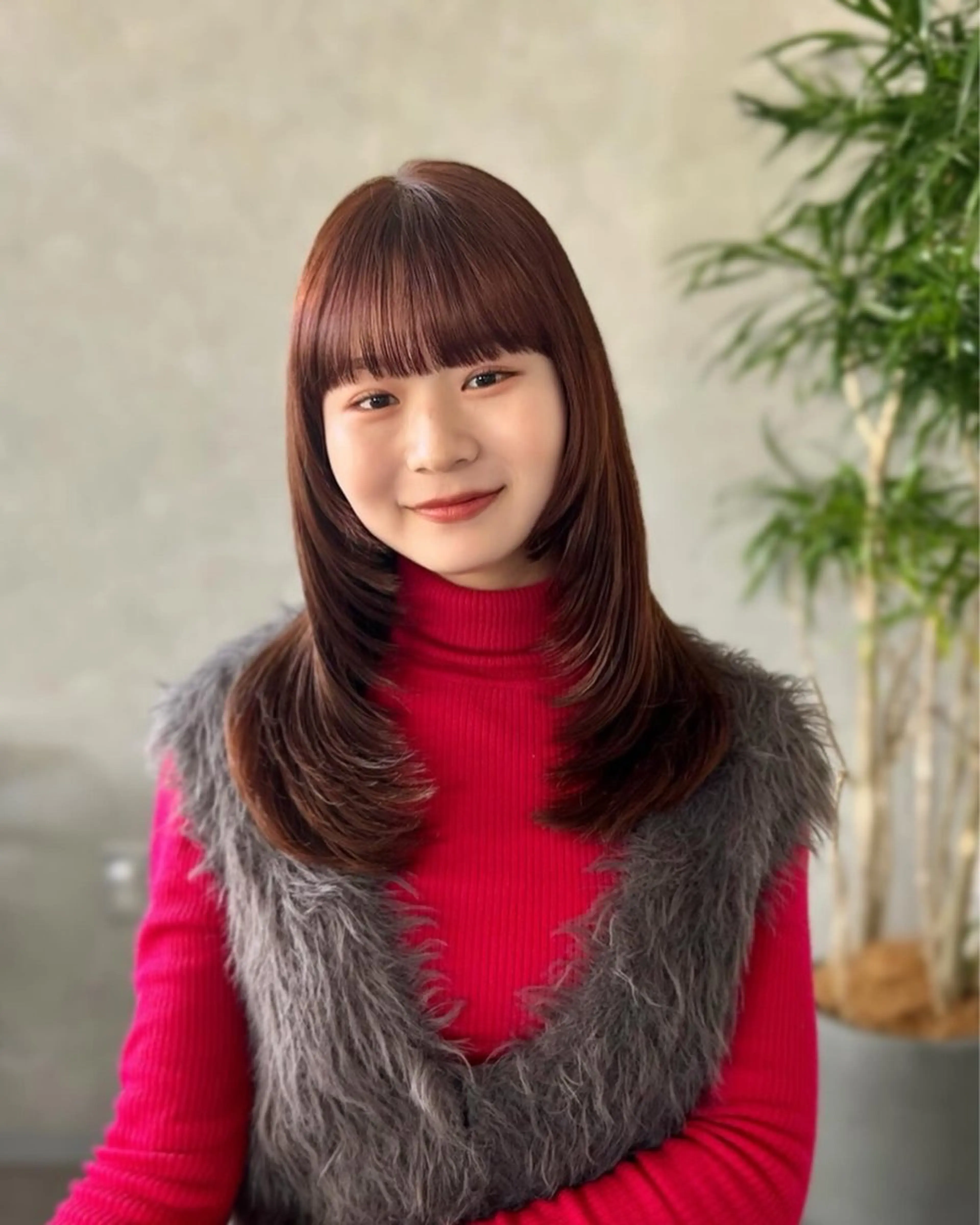 ミディアム ピンクブラウン 顔まわりレイヤー 韓国風ヘア レイヤーカット ❤️ショートカット ・顔周りカット❤️のヘアスタイル