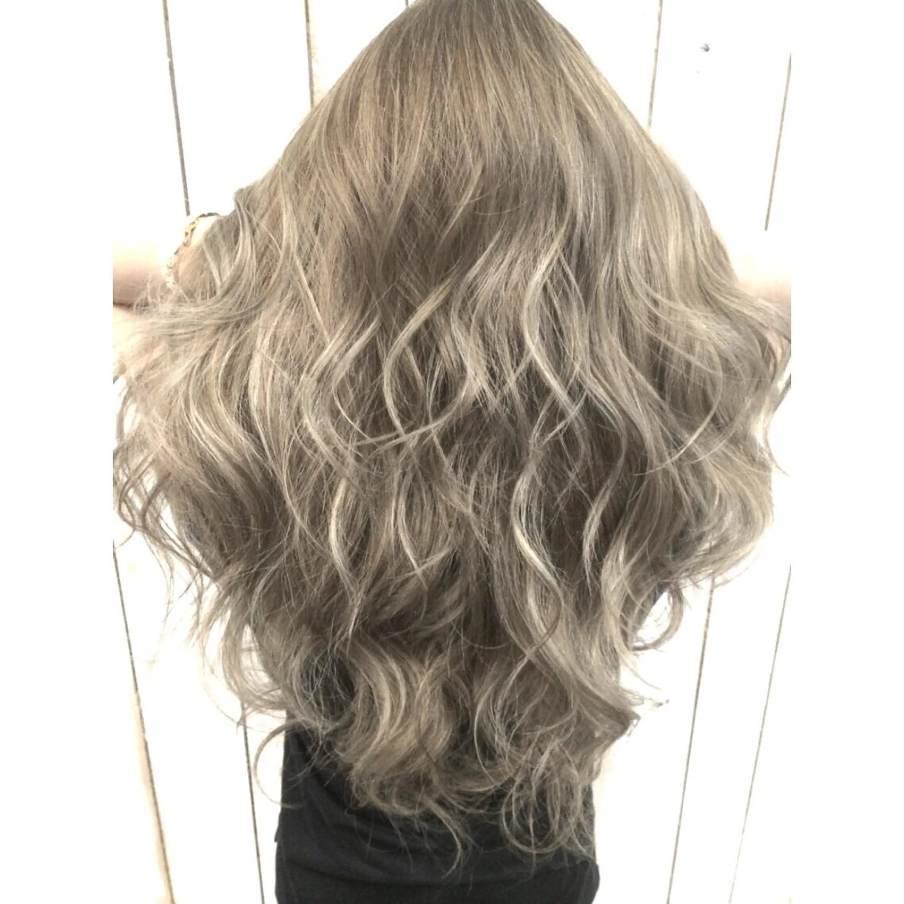 ロング カラー バレイヤージュ ベージュカラー レイヤーカット ヘアカラー トリートメント 井上 一平のヘアスタイル