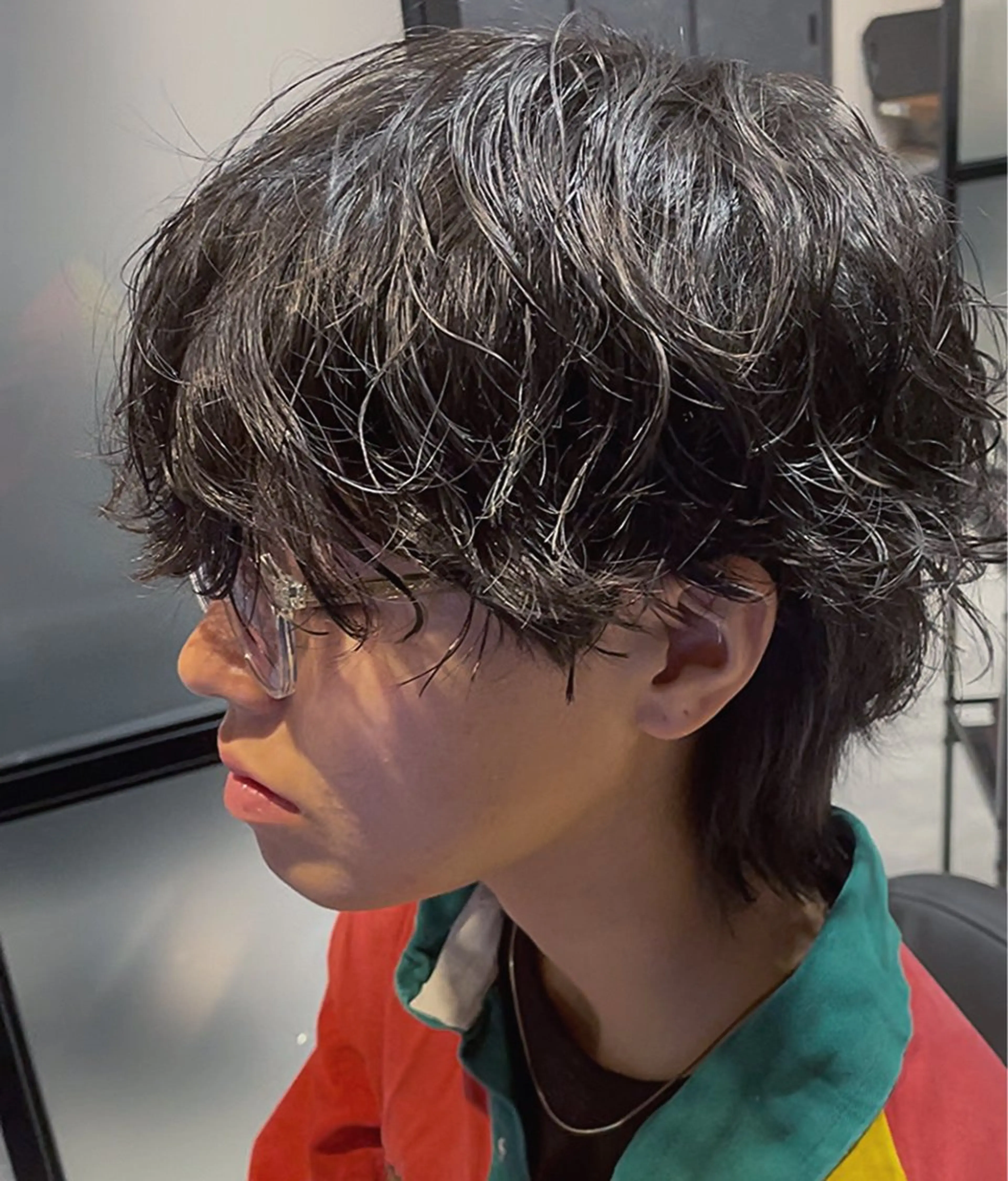 ミディアム パーマ メンズ メンズウルフカット ウルフカット 宮下 弦也のヘアスタイル