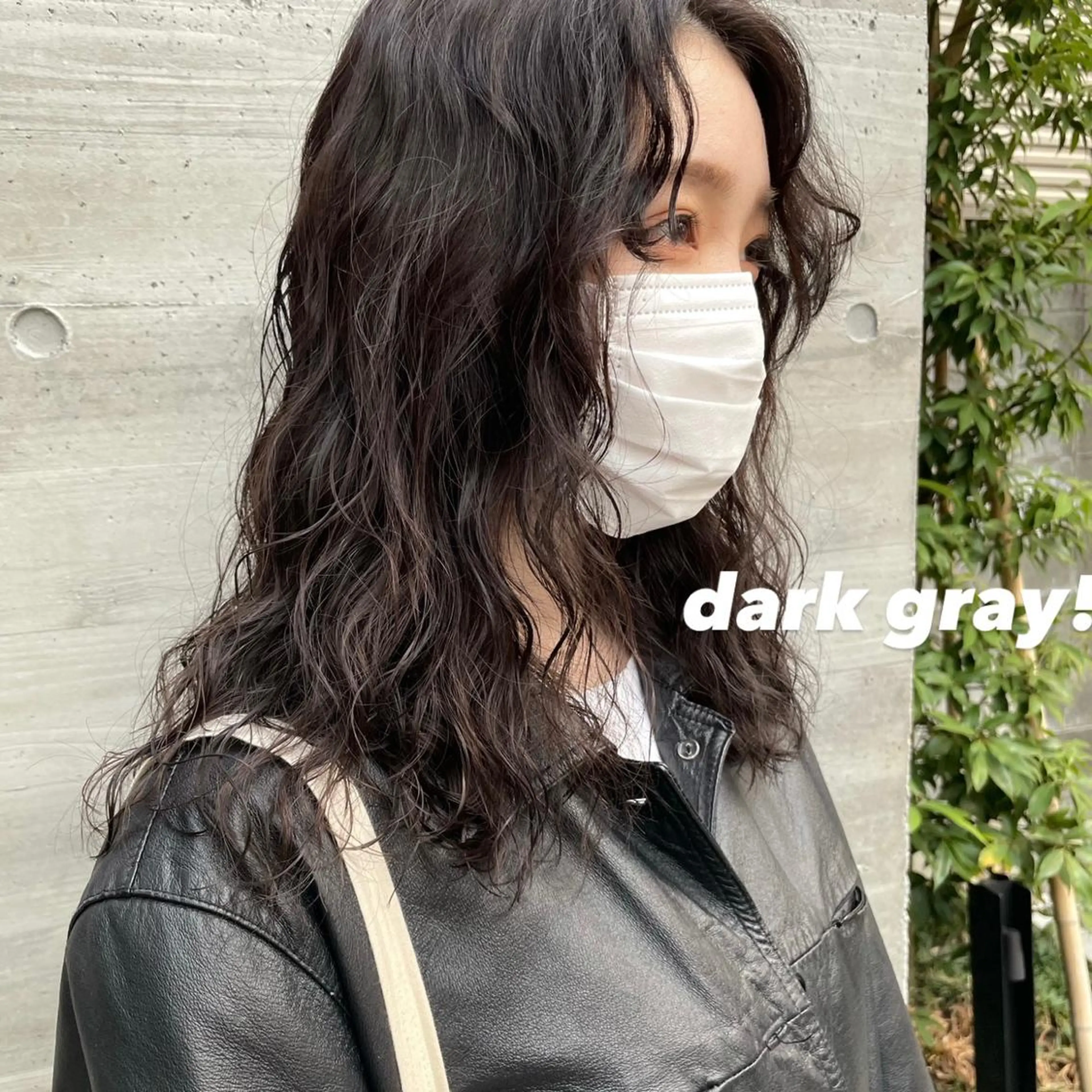 セミロング カラー パーマ ヘアアレンジ ネイル マツエク・マツパ ダークグレー ダークグレージュ グレージュ トレンド眉🌈✨ arisaの眉毛・アイブロウイメージ