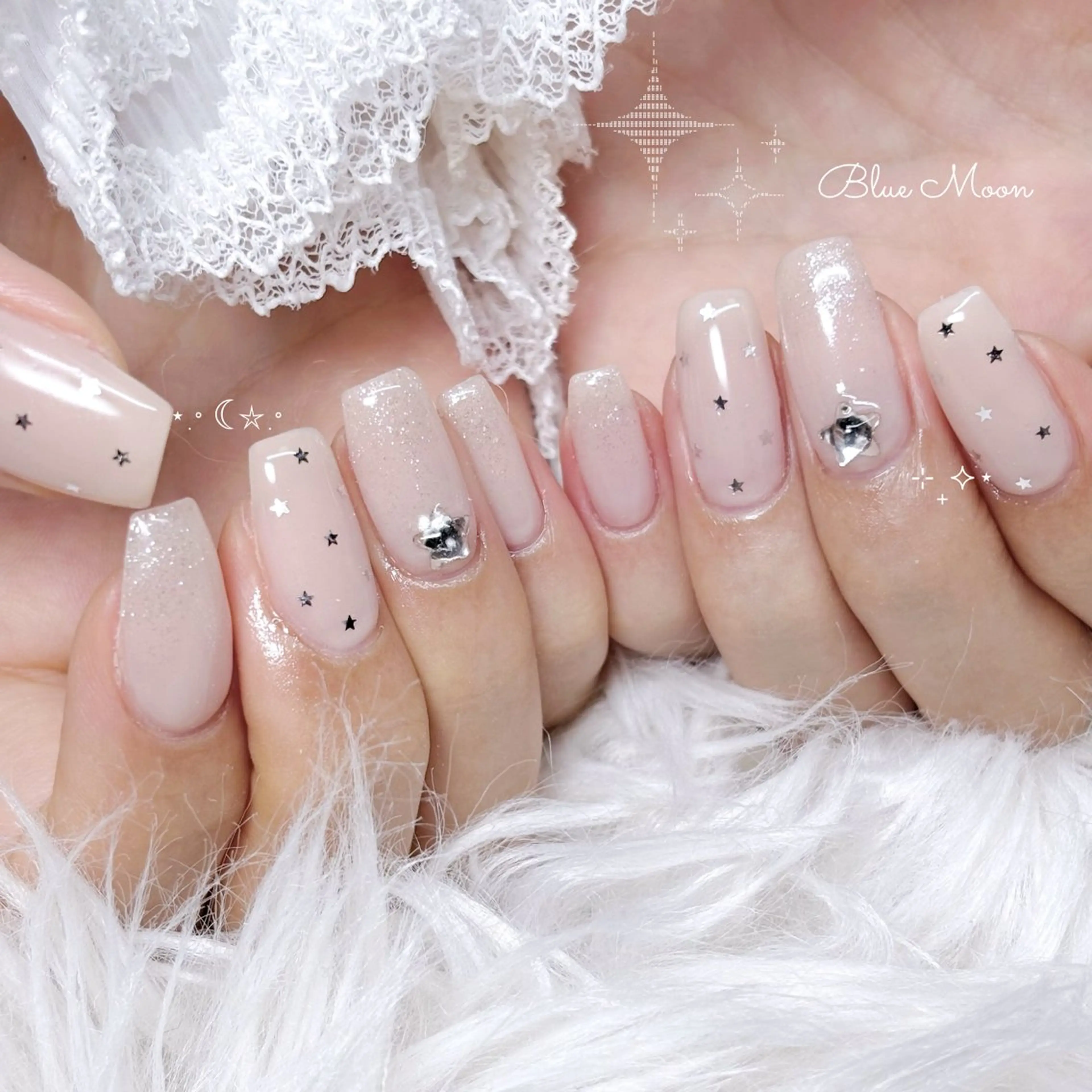 ネイル グラデーション ホログラムネイル ストーンネイル ハンドネイル フットネイル ハンドケア nail salon Blue Moonのネイルデザイン