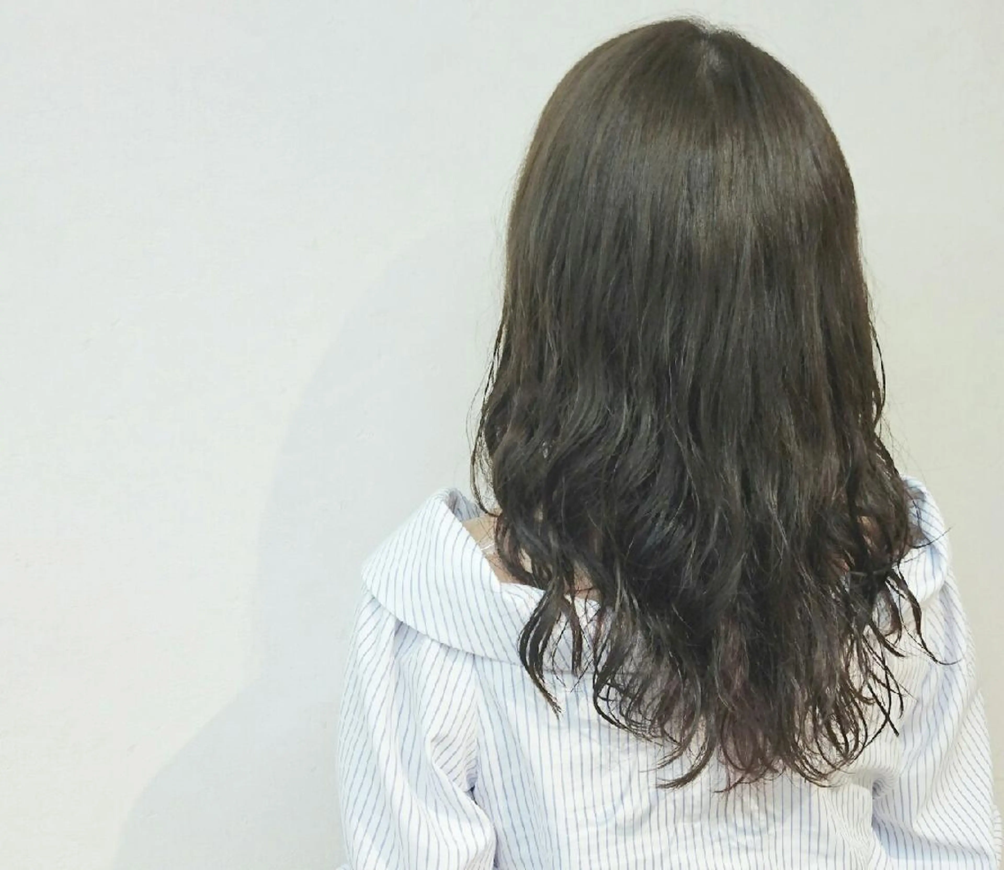 ロング パーマ カラー デジタルパーマ 透明感ハイライト◎ 伊藤夏海のヘアスタイル