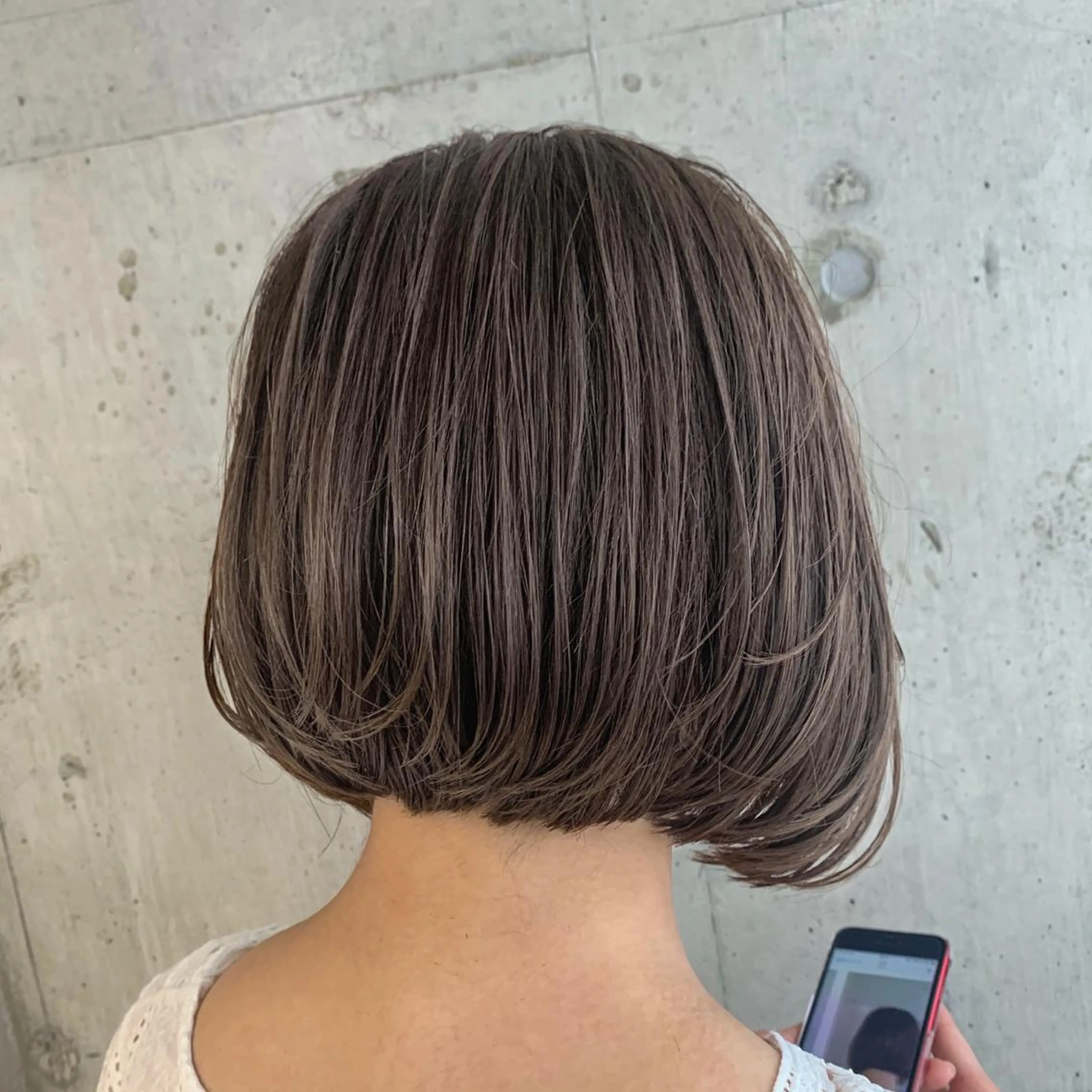 ショート くびれヘア ショートヘア ウルフカット ヘアカラー hoNua. 栄/透明感カラーのヘアスタイル