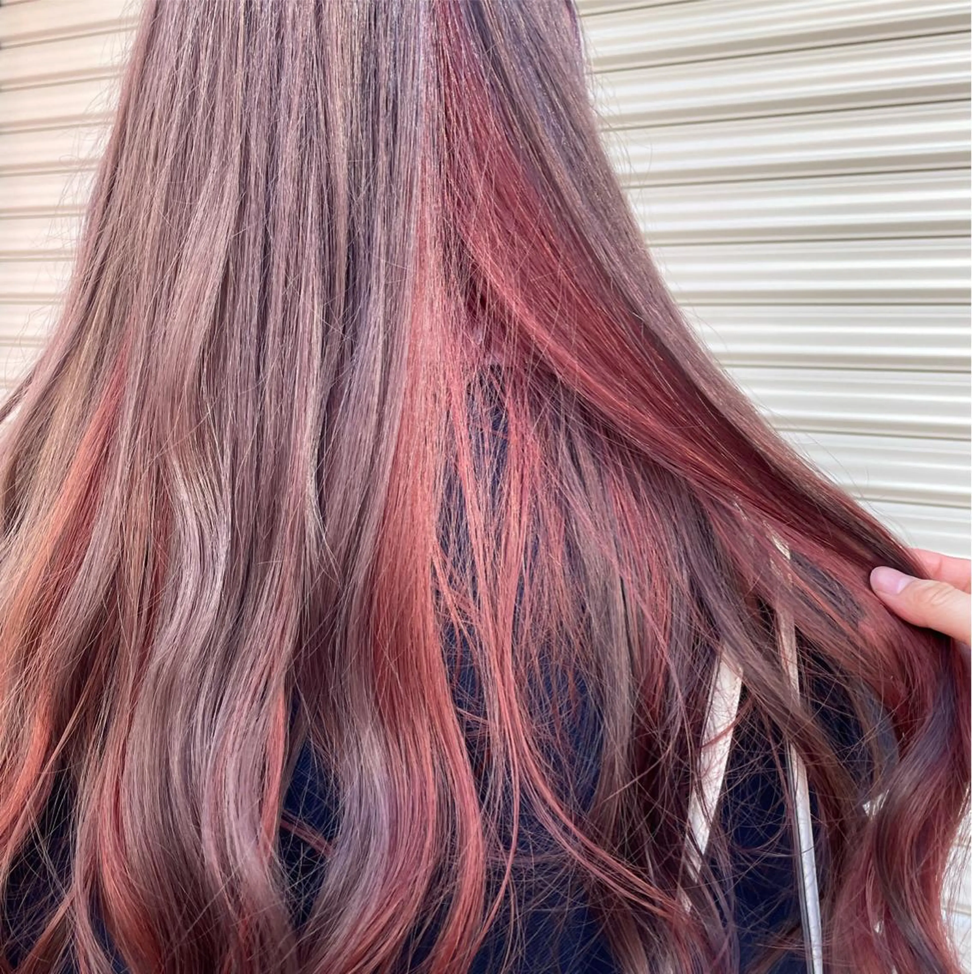 ロング パープルカラー chic 有山 美瑠のヘアスタイル