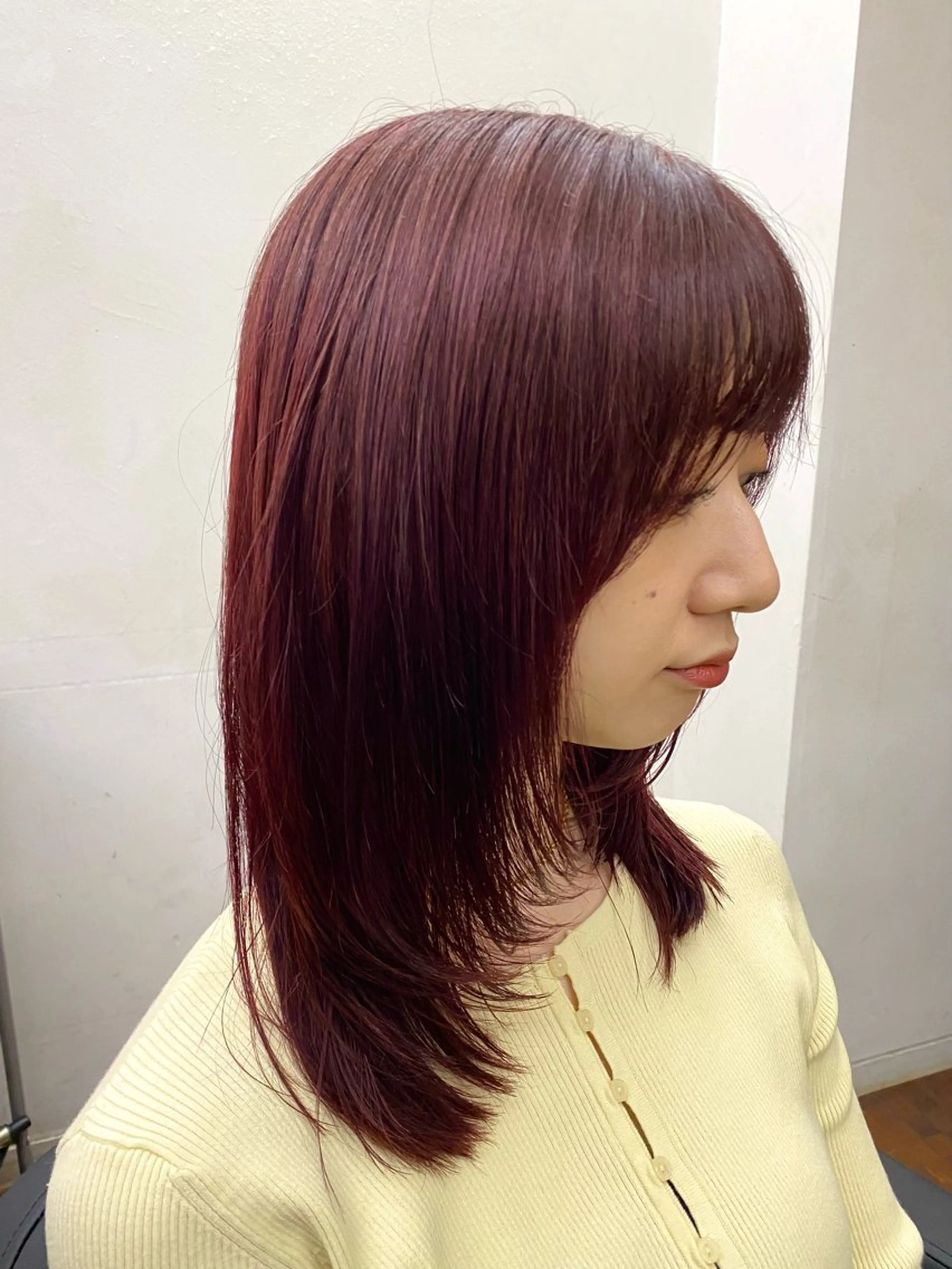 ミディアム カラー ボルドーカラー カシス レッドカラー Paddle所属・似合わせレイヤー/ レイヤーパーマ/高倉のヘアスタイル