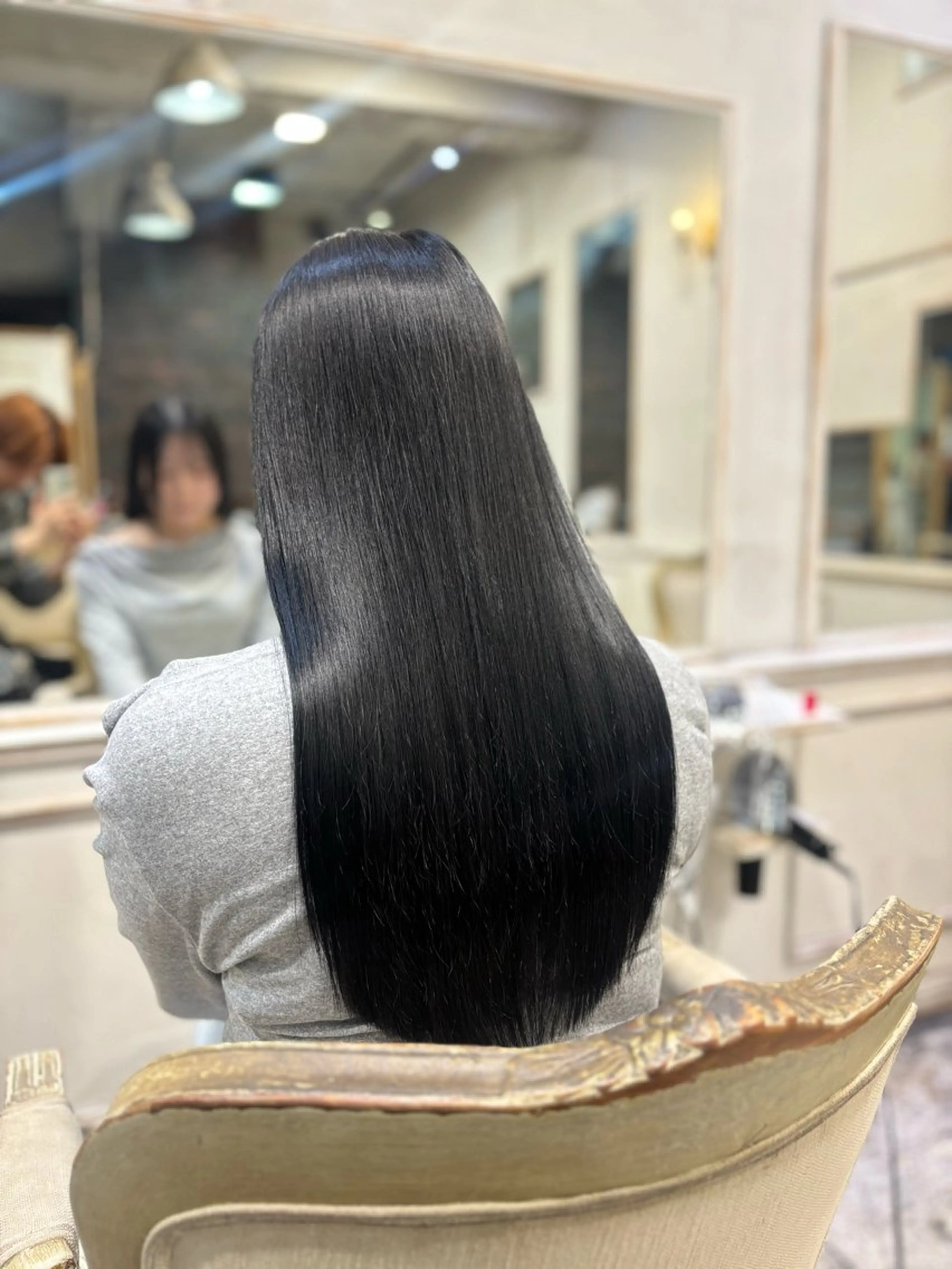 ミディアム カット ヘアカラー 縮毛矯正 トリートメント ⭐️ ハイトーン 美髪矯正 ⭐YUKIのヘアスタイル
