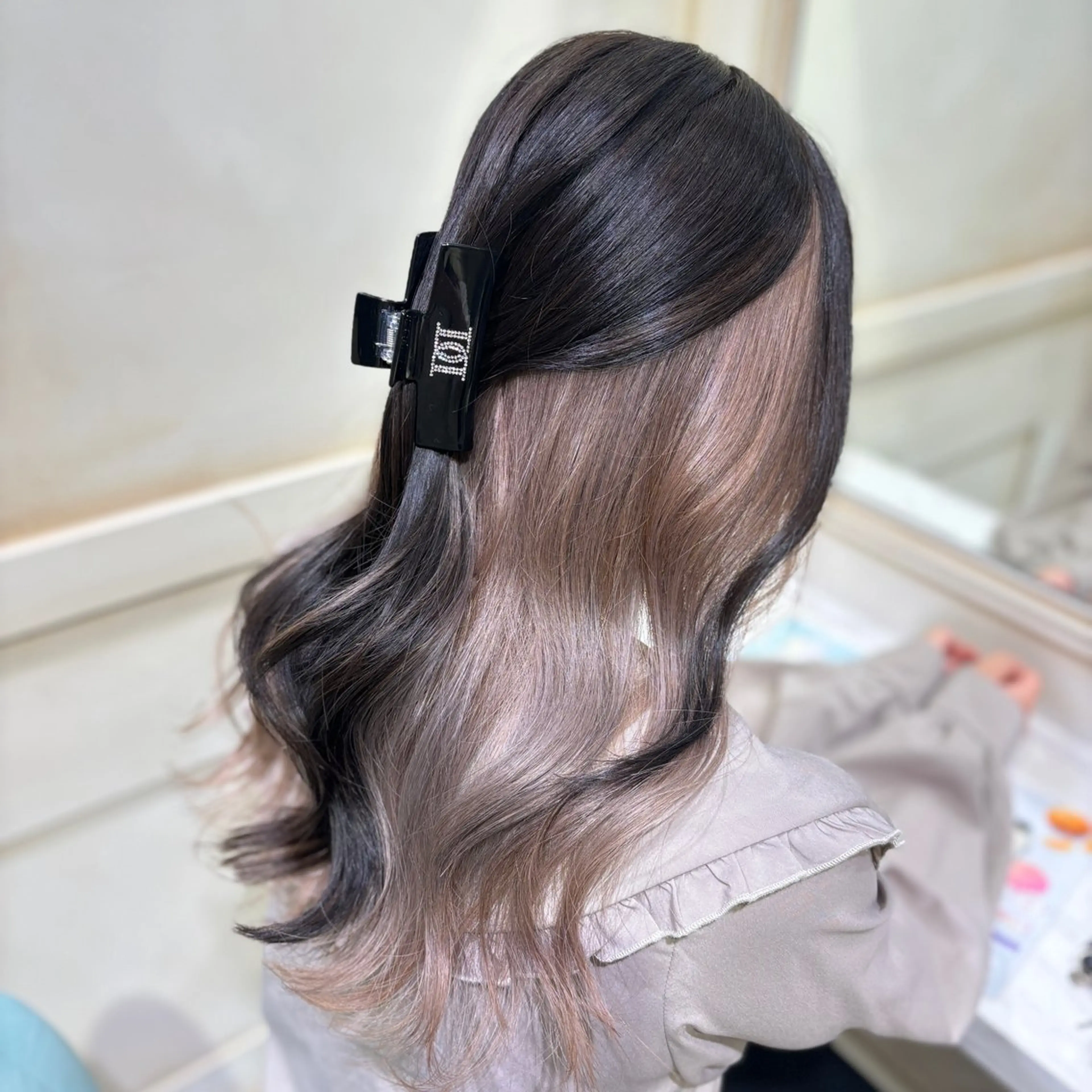 ロング カラー ブリーチ インナーカラー 韓国風ヘア ロング ヘアカラー トリートメント 🦋ブリーチカラー/ 専門Aya💖のヘアスタイル