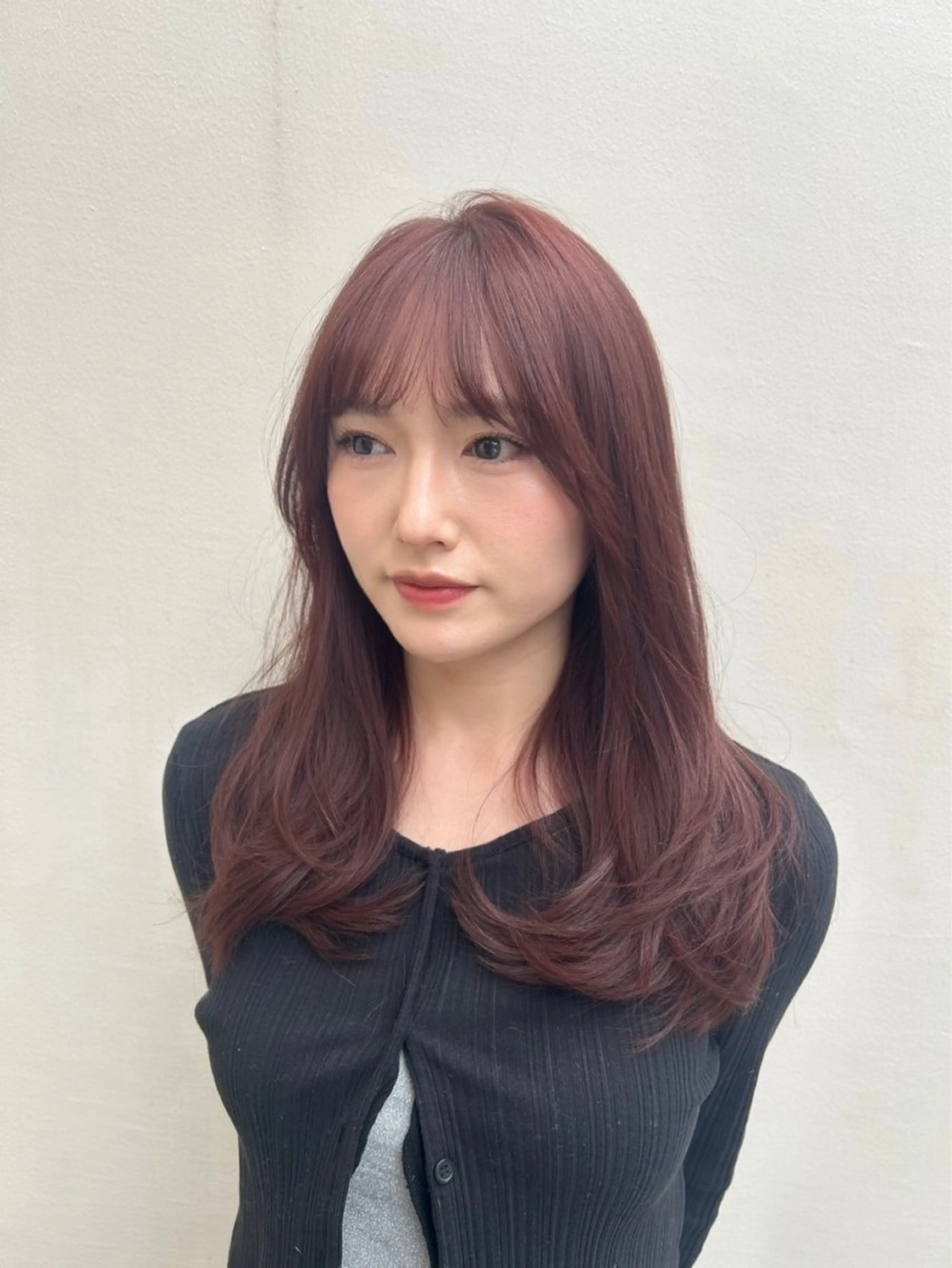 セミロング ヘアカラー トリートメント ヘアセット 透明感カラー💙 髪質改善✨タイガ✨のヘアスタイル