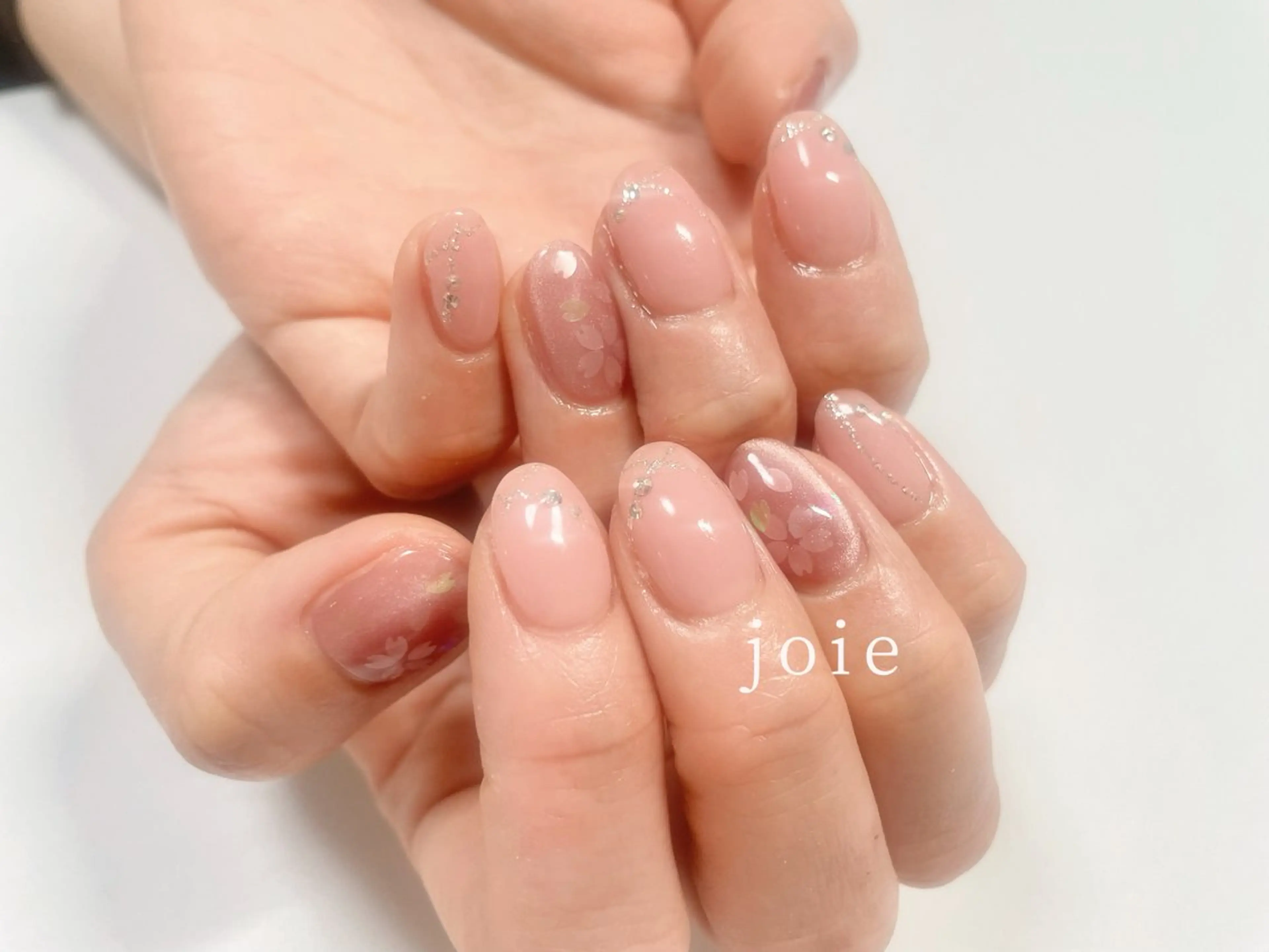 ネイル 桜ネイル キラキラネイル オフィスネイル 春ネイル Nailist Mikuのネイルデザイン