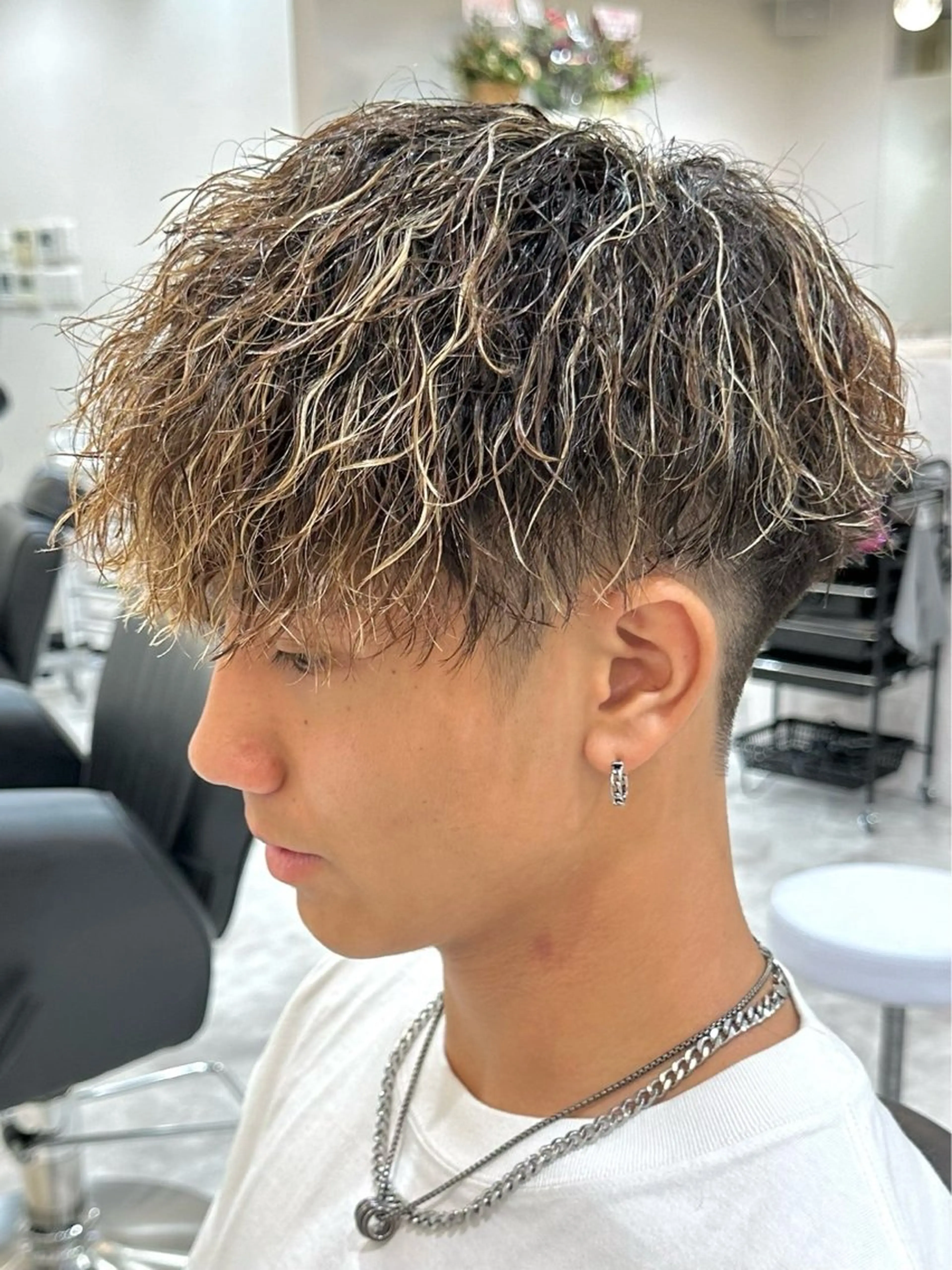【メンズ限定】カット＋ハイライト(金メッシュ)の写真