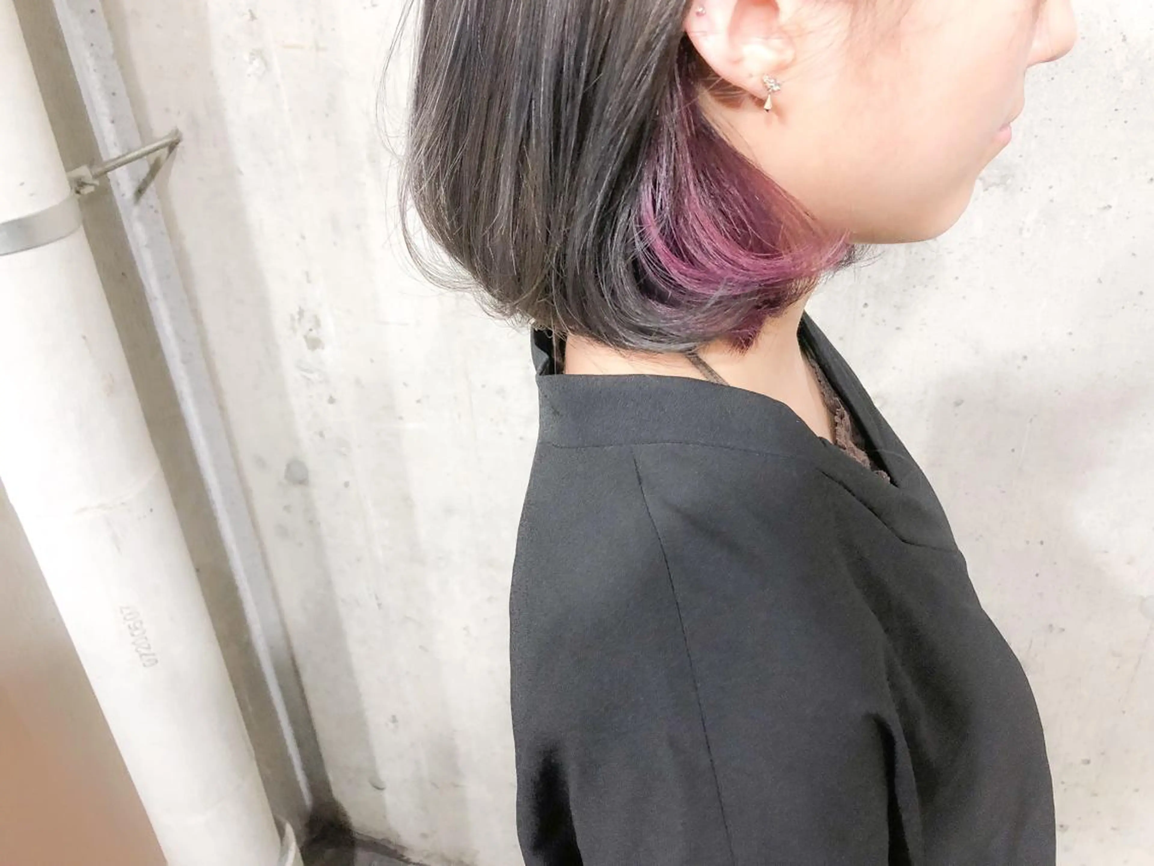 ショート カラー ダークグレー バイオレットカラー 北條 優輝のヘアスタイル