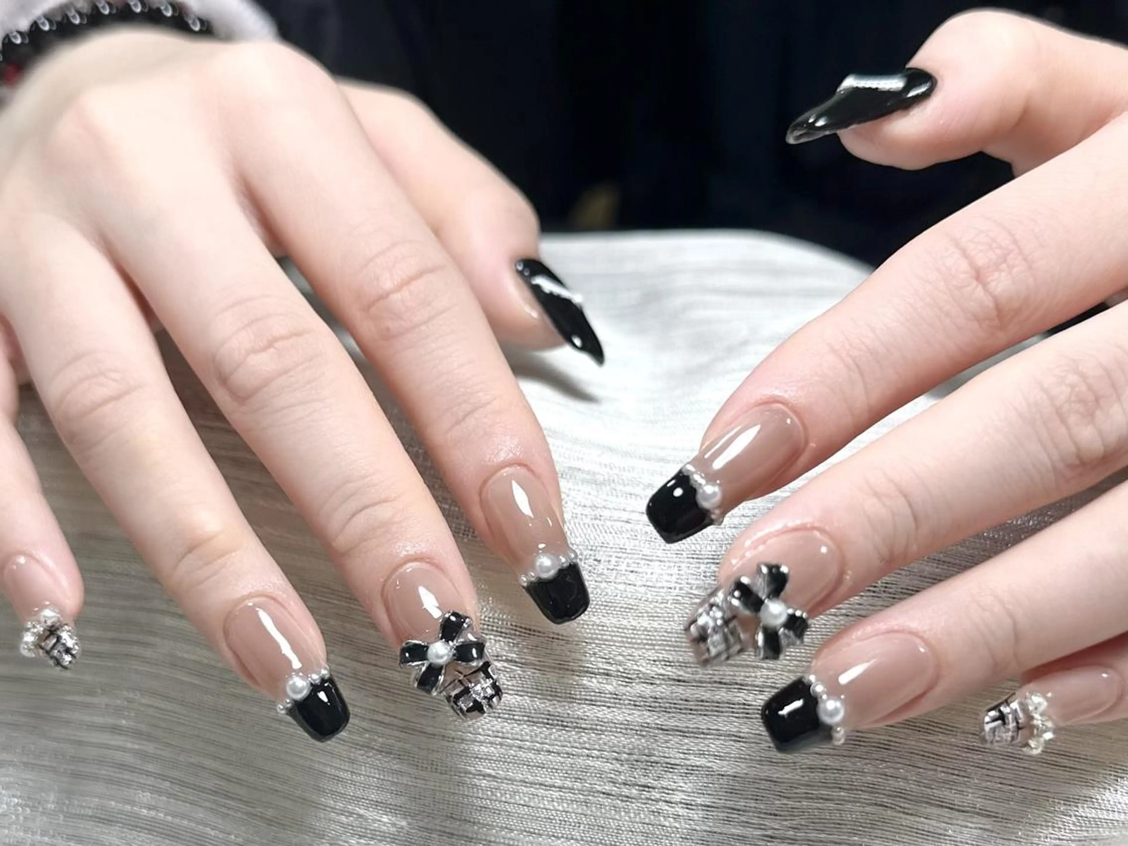 ネイル 長さ出し フレンチネイル グラデーション マグネットネイル マグネットフレンチ リ サのネイルデザイン